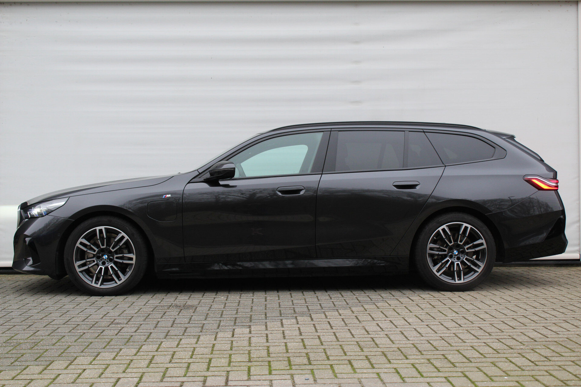 BMW 5 Serie Touring 530e M Sport Automaat - Afbeelding 4