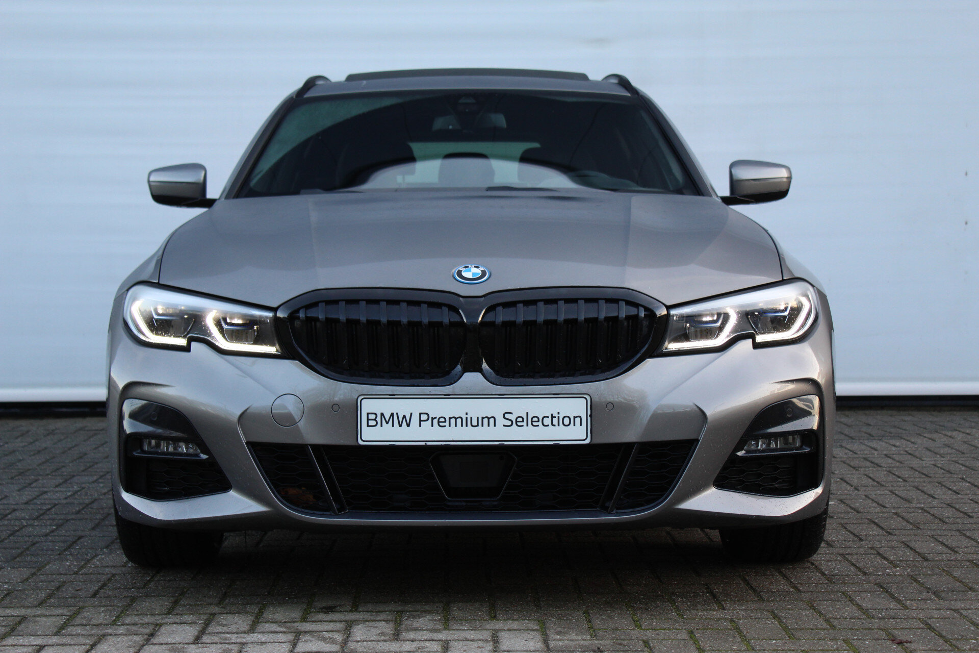 BMW 3 Serie Touring 330e High Executive M Sport Automaat - Afbeelding 2