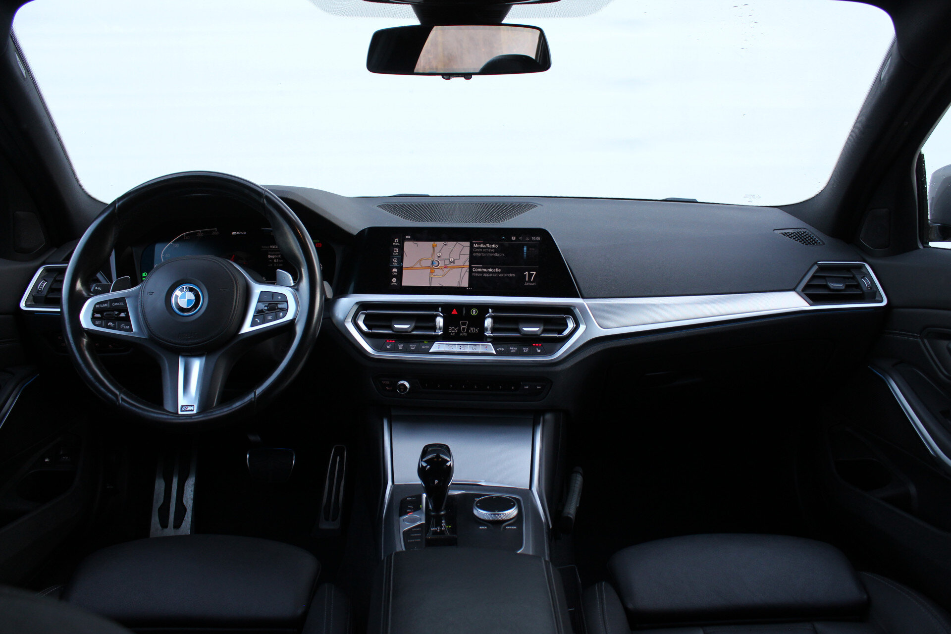 BMW 3 Serie Touring 330e High Executive M Sport Automaat - Afbeelding 3