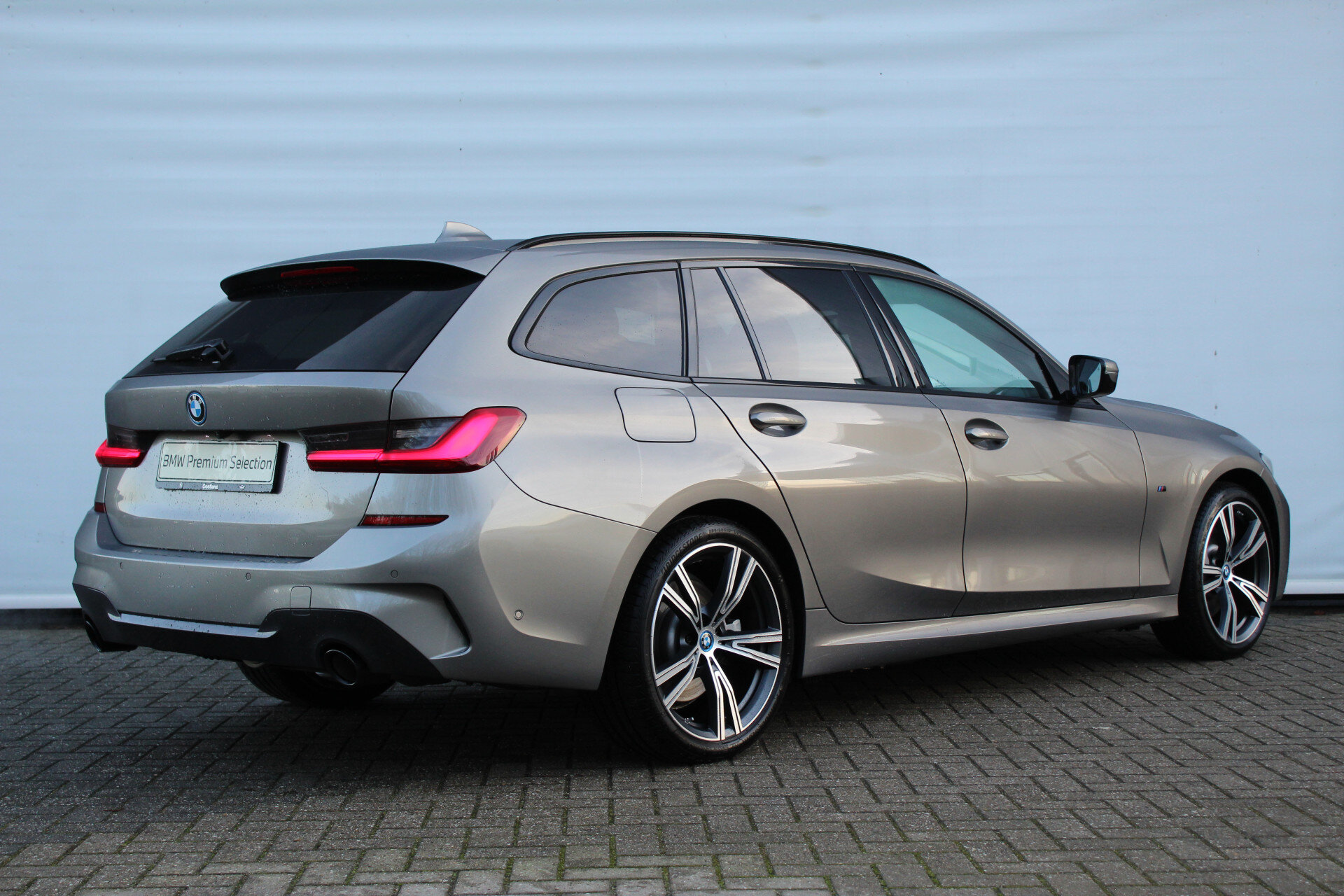 BMW 3 Serie Touring 330e High Executive M Sport Automaat - Afbeelding 5