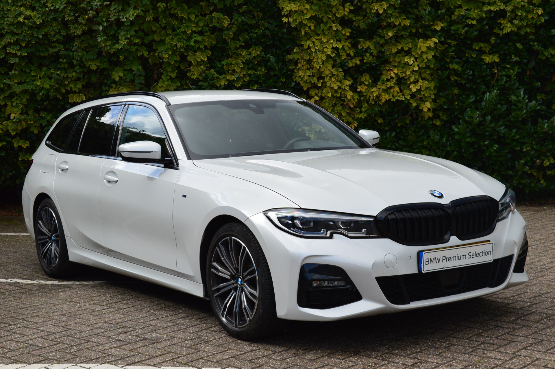 BMW 3 Serie Touring 320i High Executive M Sport Automaat - Afbeelding 2