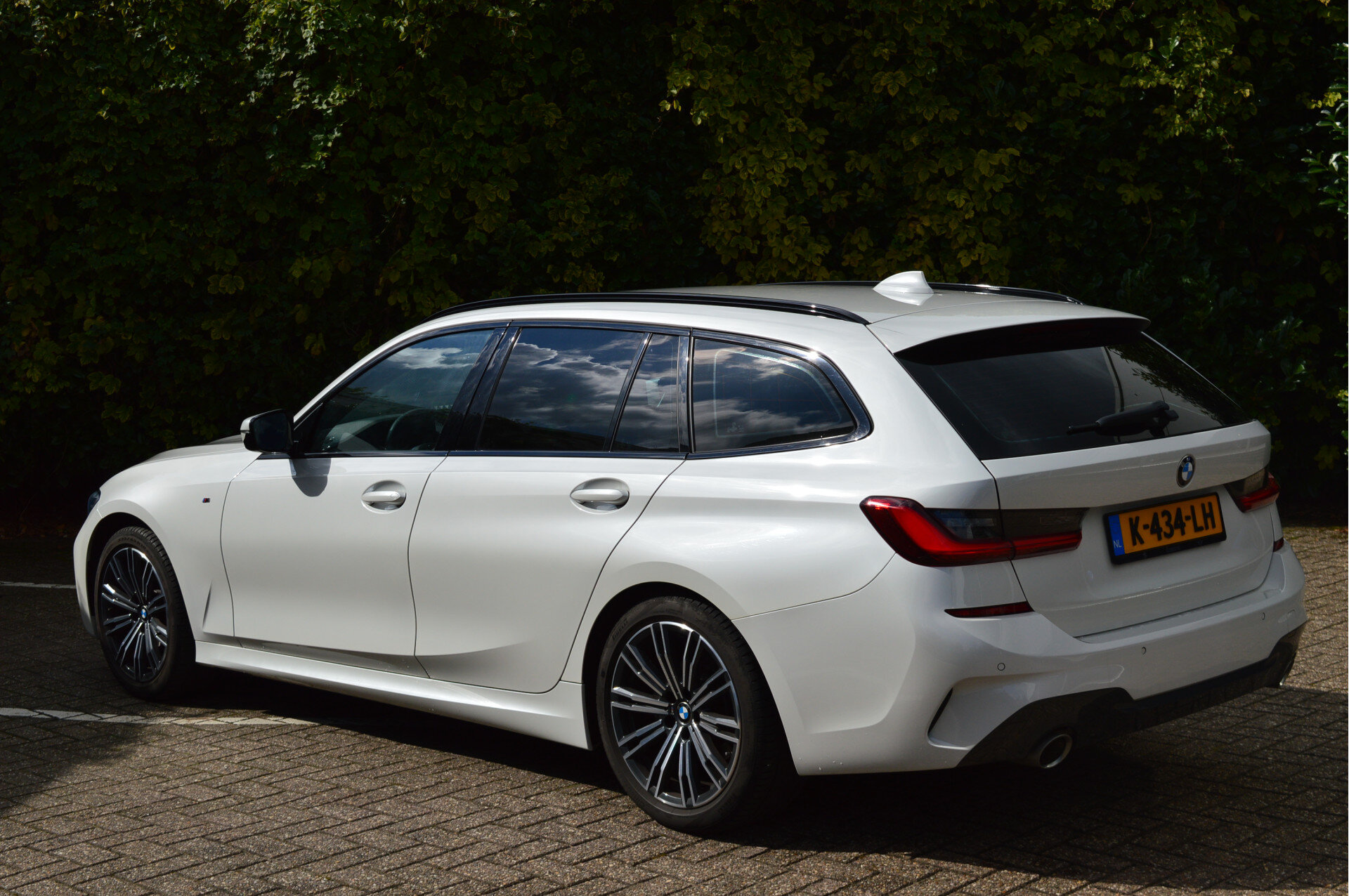 BMW 3 Serie Touring 320i High Executive M Sport Automaat - Afbeelding 4