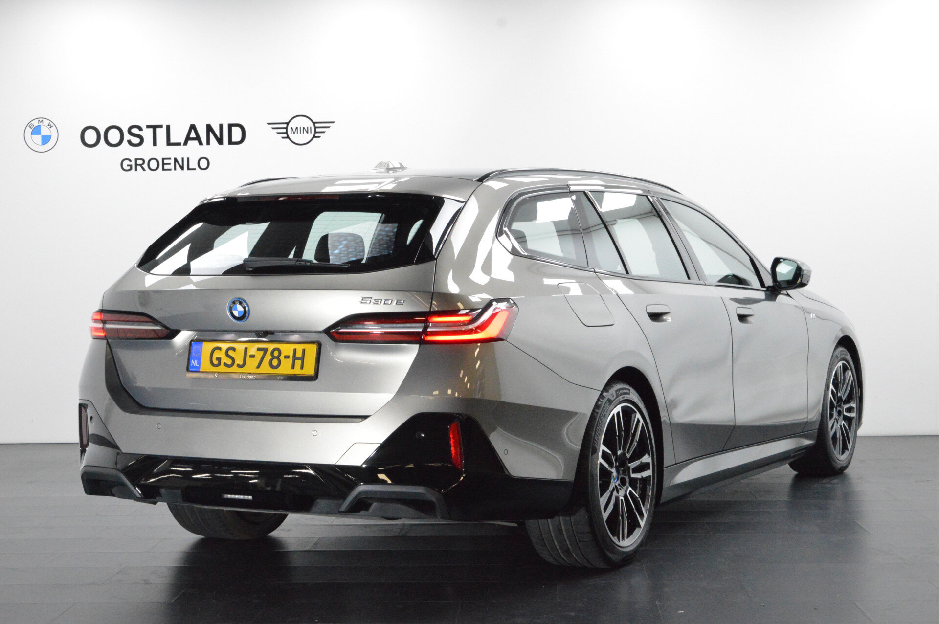 BMW 5 Serie Touring 530e M Sport Automaat - Afbeelding 2