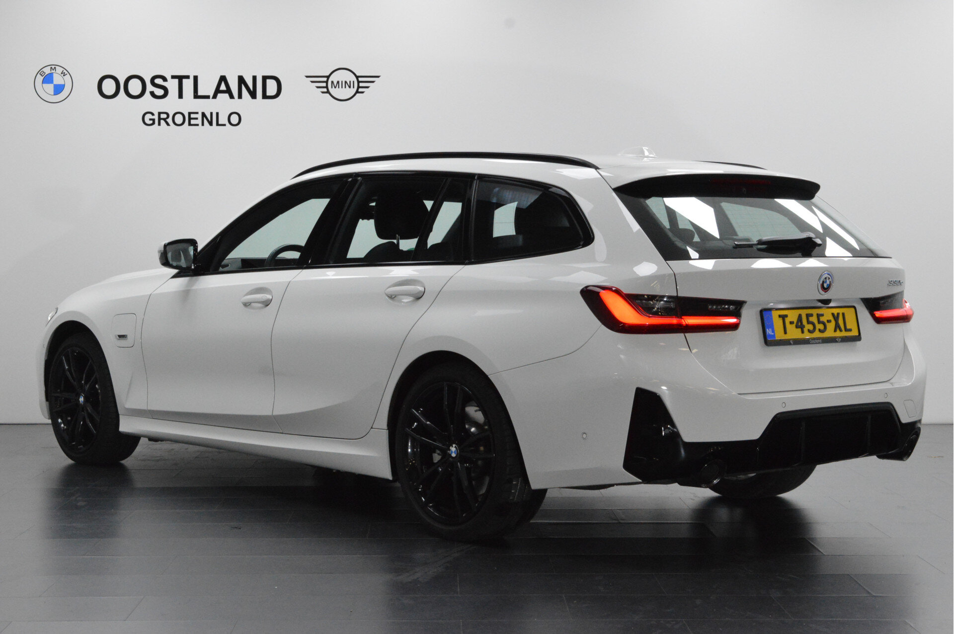 BMW 3 Serie Touring 330e High Executive M Sport Automaat - Afbeelding 4