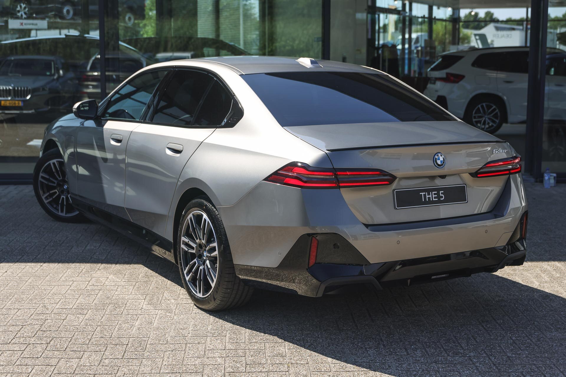 BMW 5 Serie 530e M Sport Automaat - Afbeelding 2