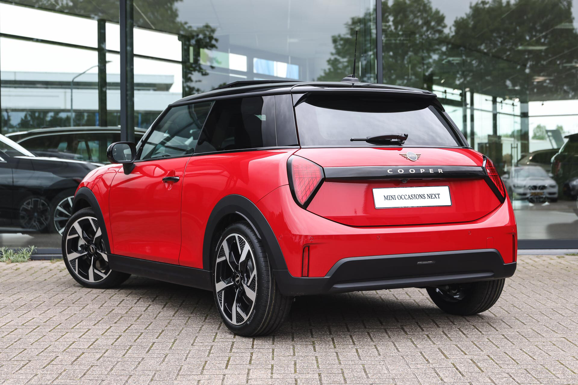 MINI 3-Deurs Hatchback Cooper C Automaat - Afbeelding 2