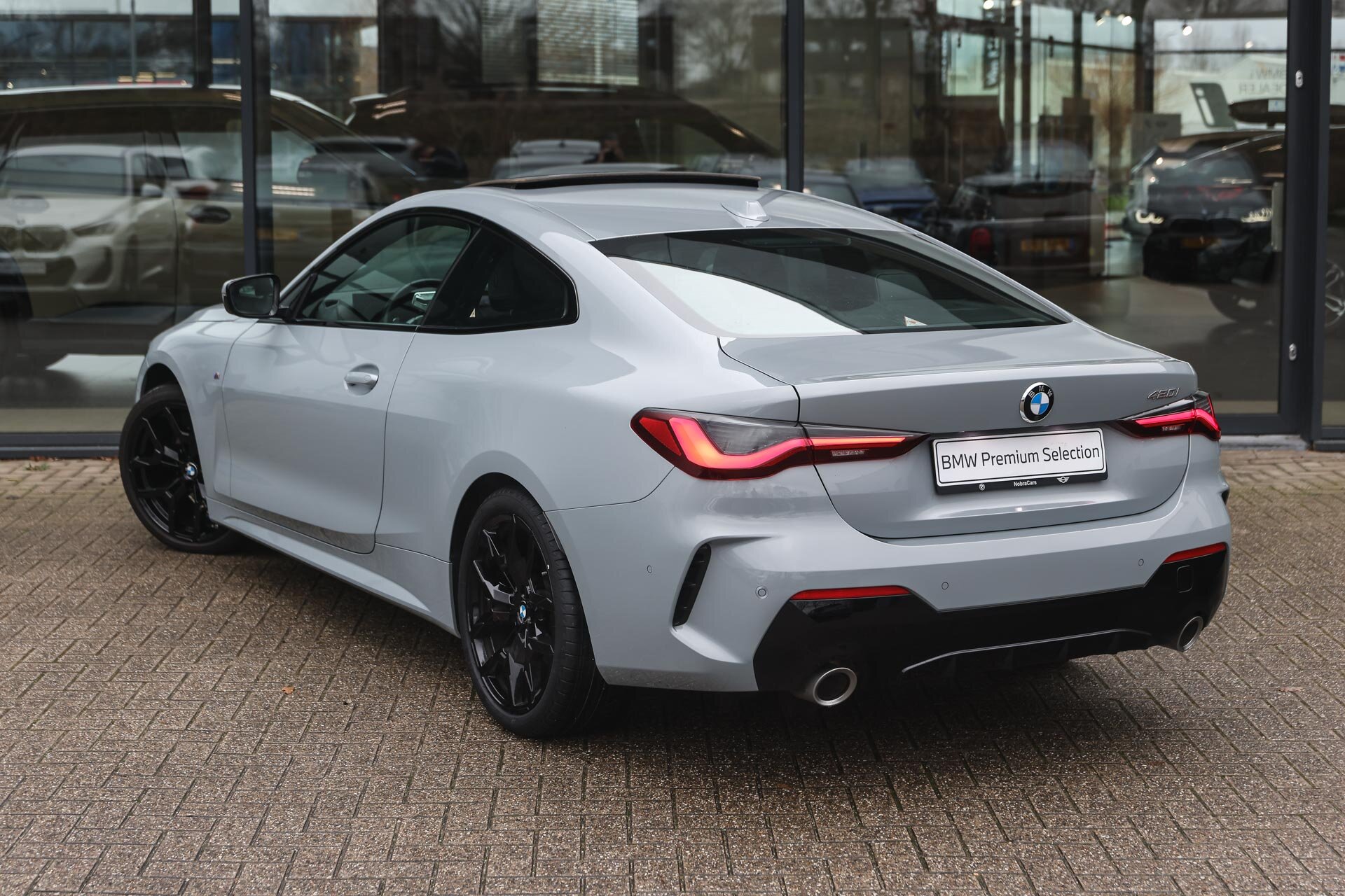 BMW 4 Serie Coupé 420i M Sport Automaat - Afbeelding 2