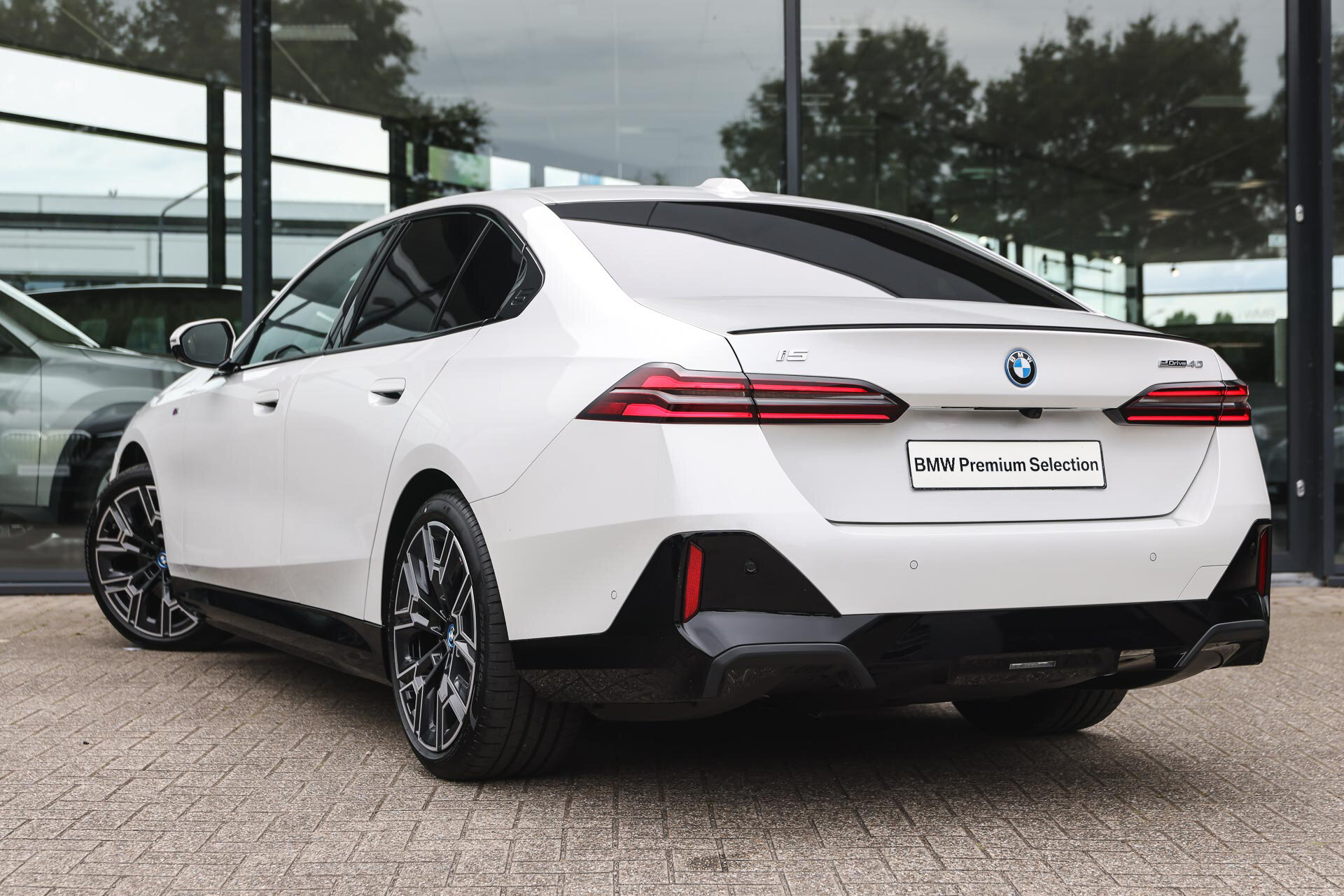 BMW i5 eDrive40 High Executive M Sport - Afbeelding 2