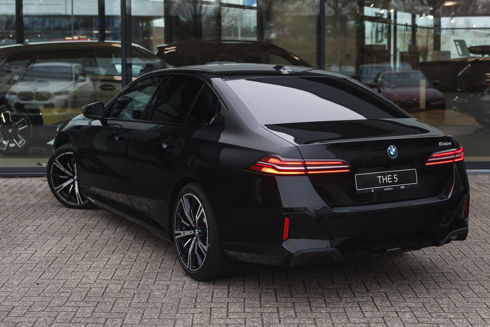 BMW 5 Serie 530e M Sport Automaat - Afbeelding 2