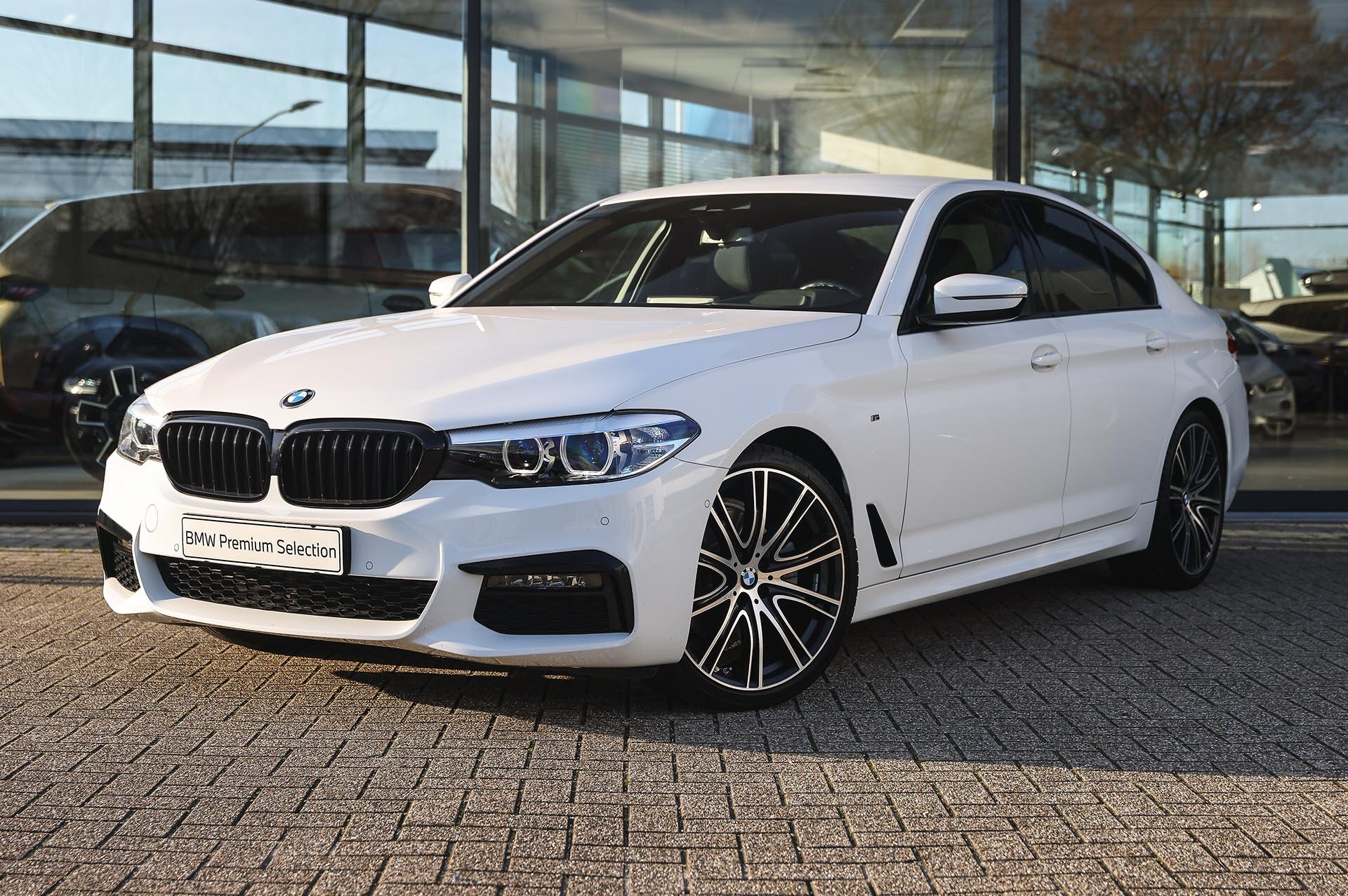 BMW 5 Serie 520i M Sport Automaat