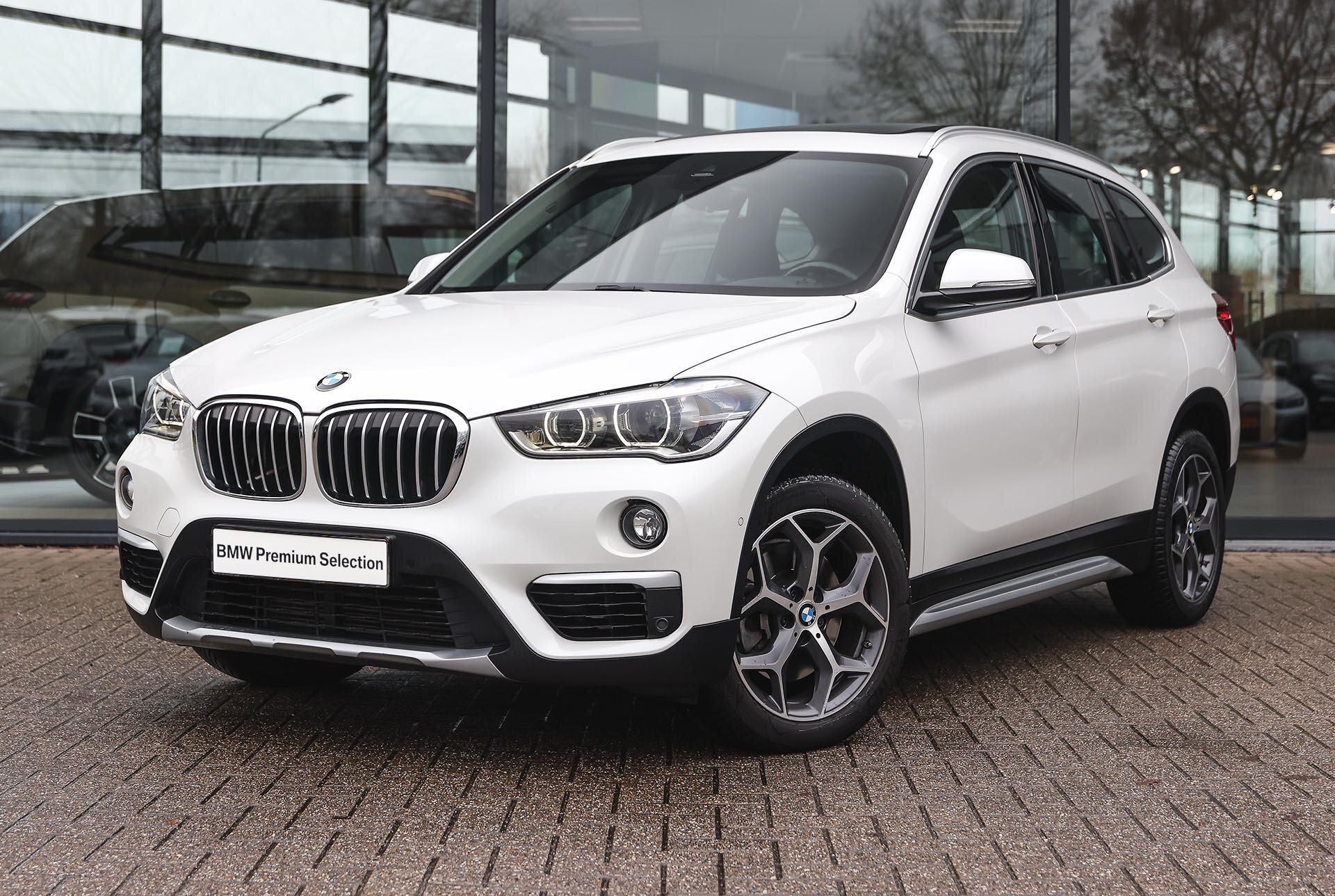 BMW X1 sDrive20i High Executive xLine Automaat