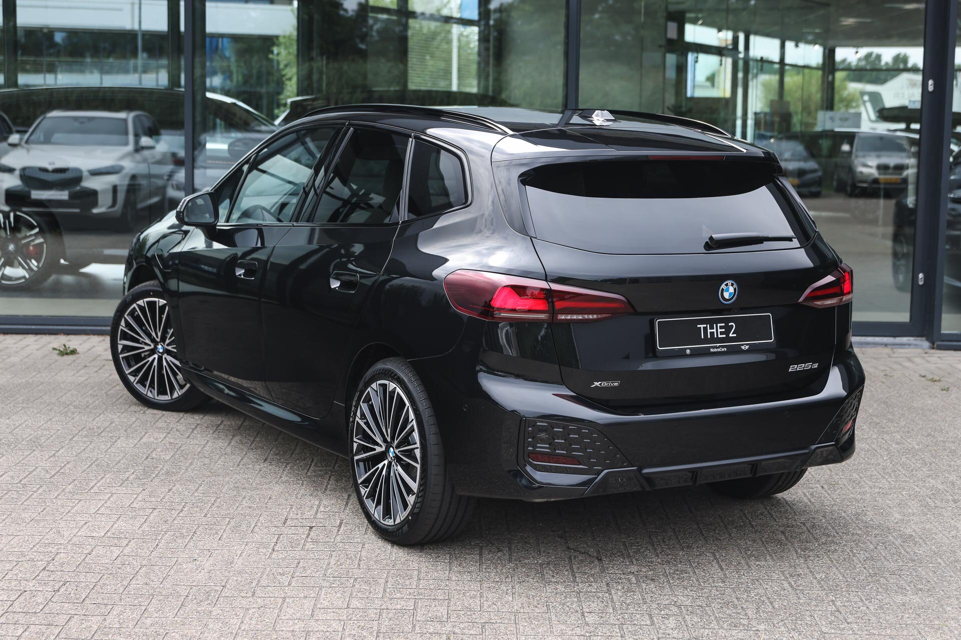 BMW 2 Serie Active Tourer 225e xDrive M Sport Automaat - Afbeelding 2