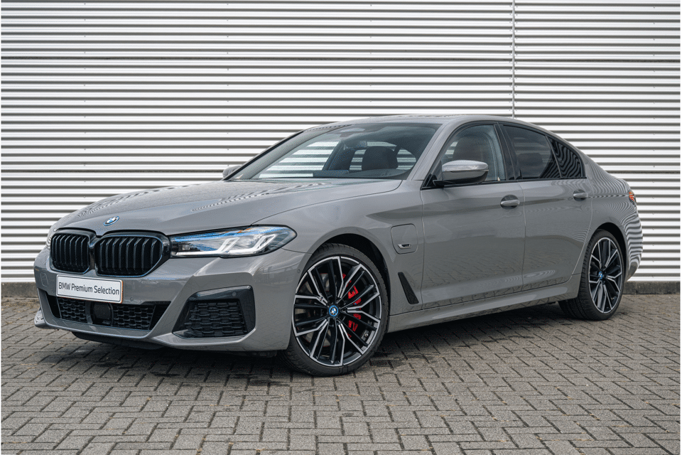 BMW 5 Serie 545e xDrive High Executive M Sport Automaat - Afbeelding 1