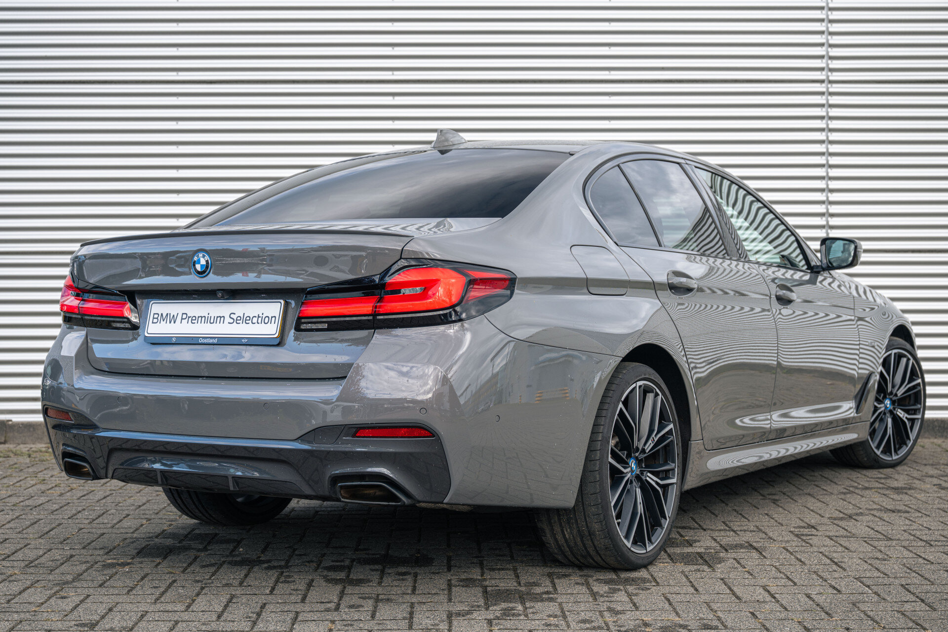 BMW 5 Serie 545e xDrive High Executive M Sport Automaat - Afbeelding 2