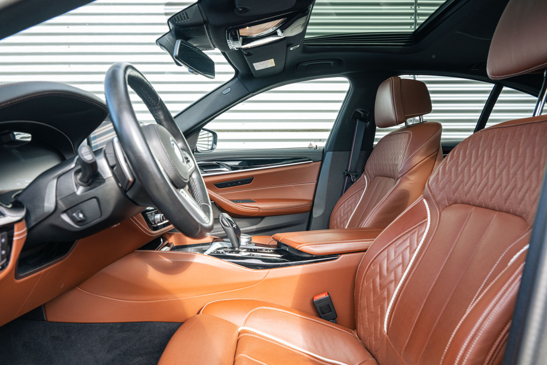 BMW 5 Serie 545e xDrive High Executive M Sport Automaat - Afbeelding 4