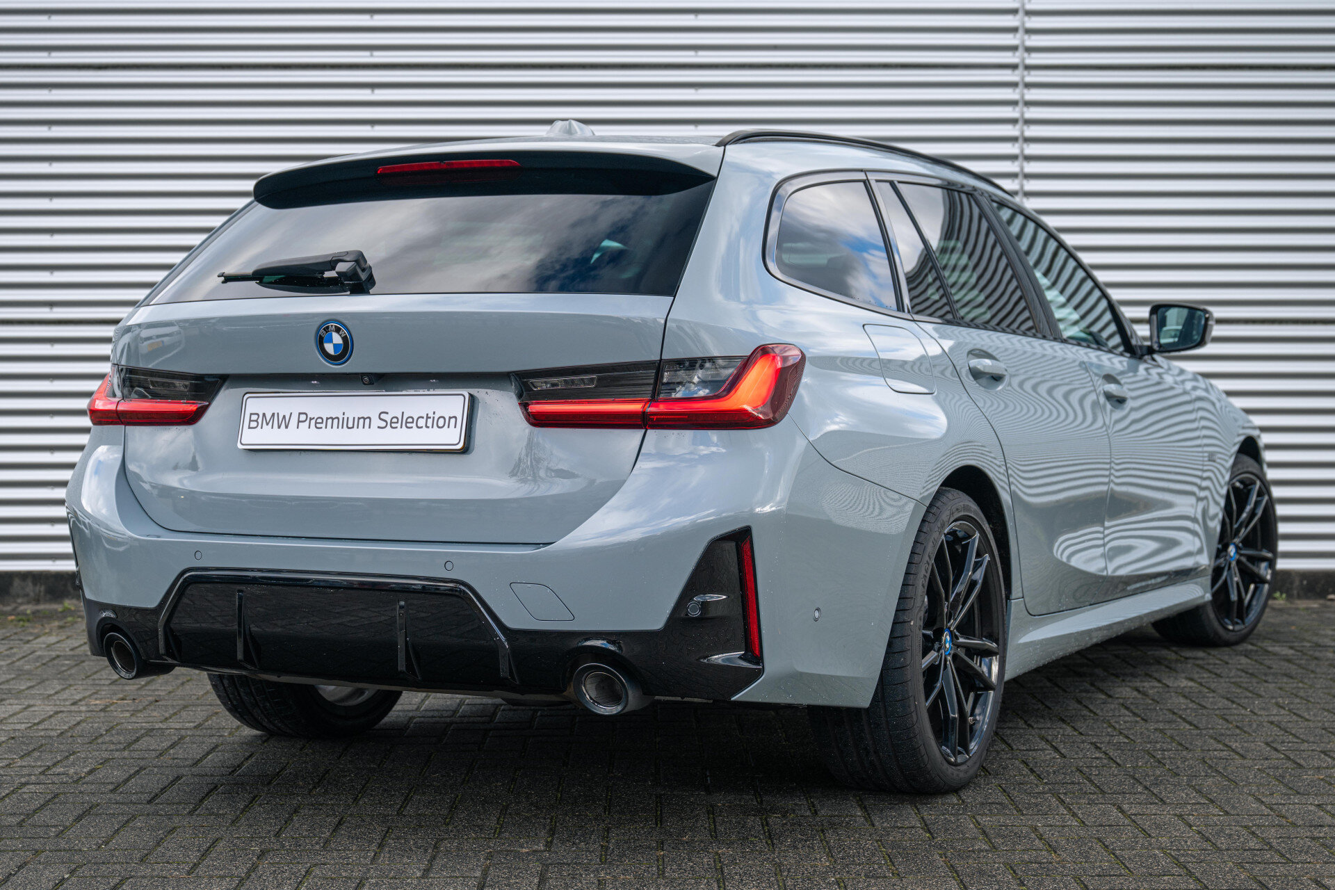 BMW 3 Serie Touring 320e M Sport Automaat - Afbeelding 2