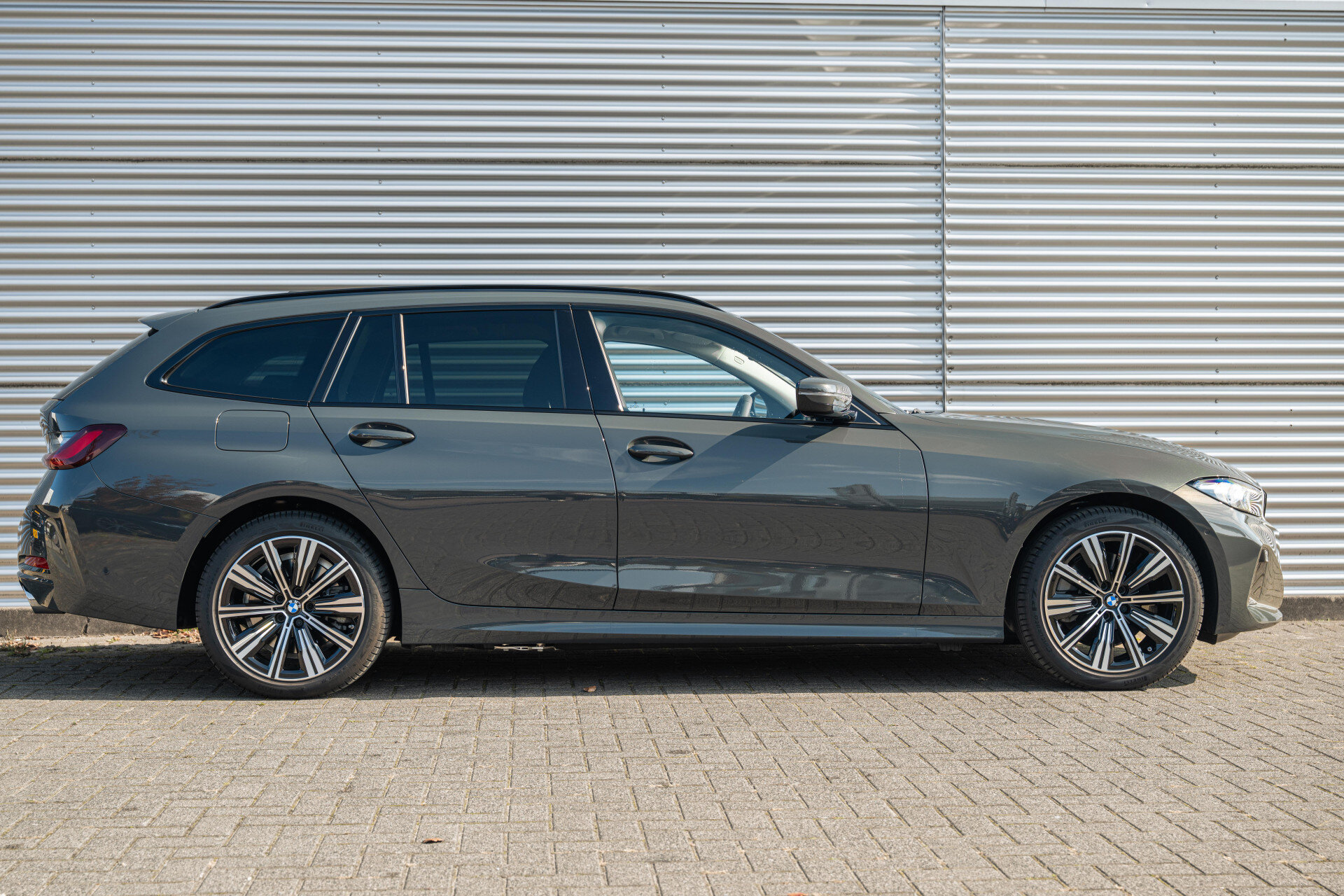 BMW 3 Serie Touring 330e Automaat - Afbeelding 3