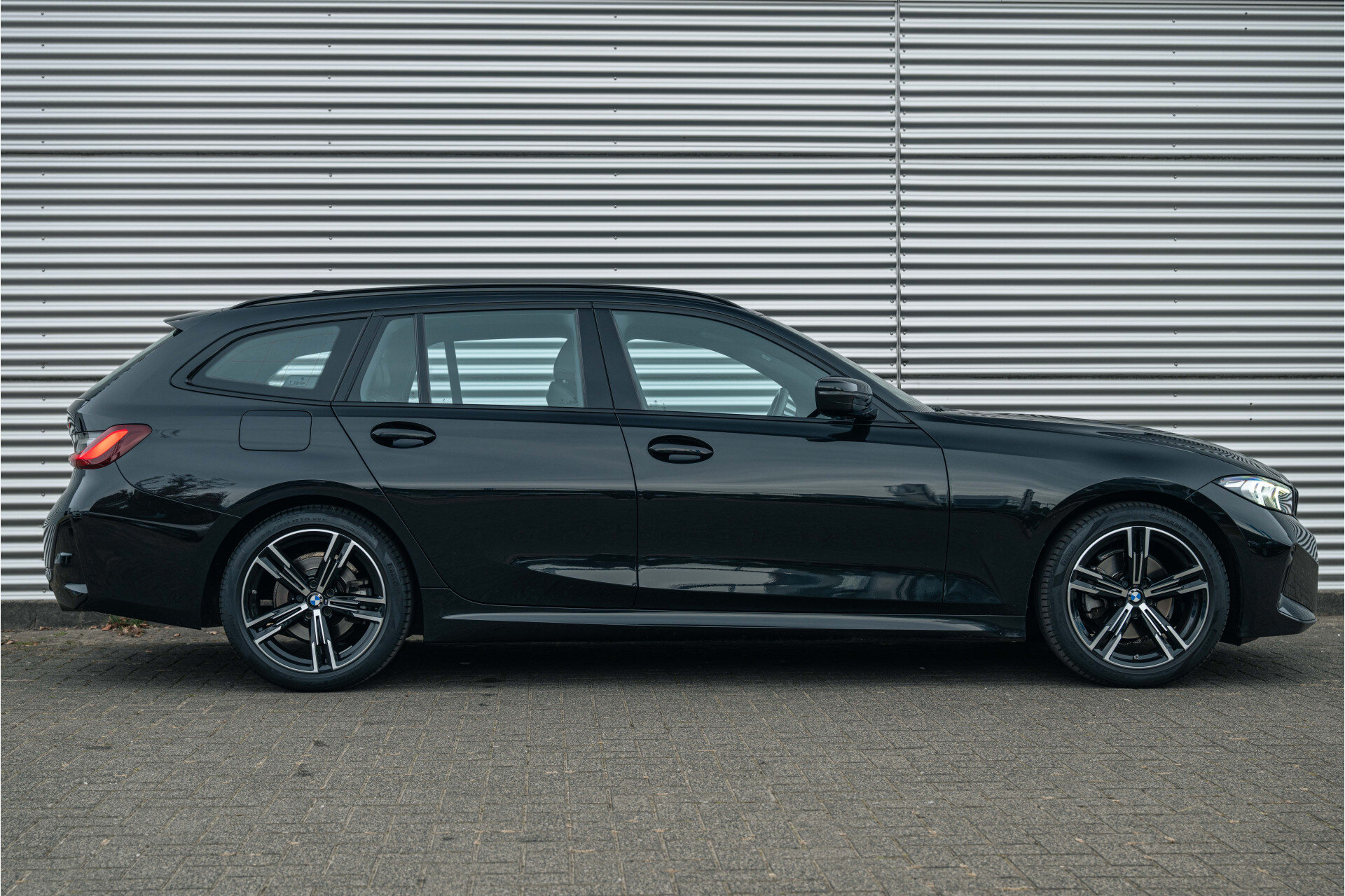 BMW 3 Serie Touring 320i M Sport Automaat - Afbeelding 3