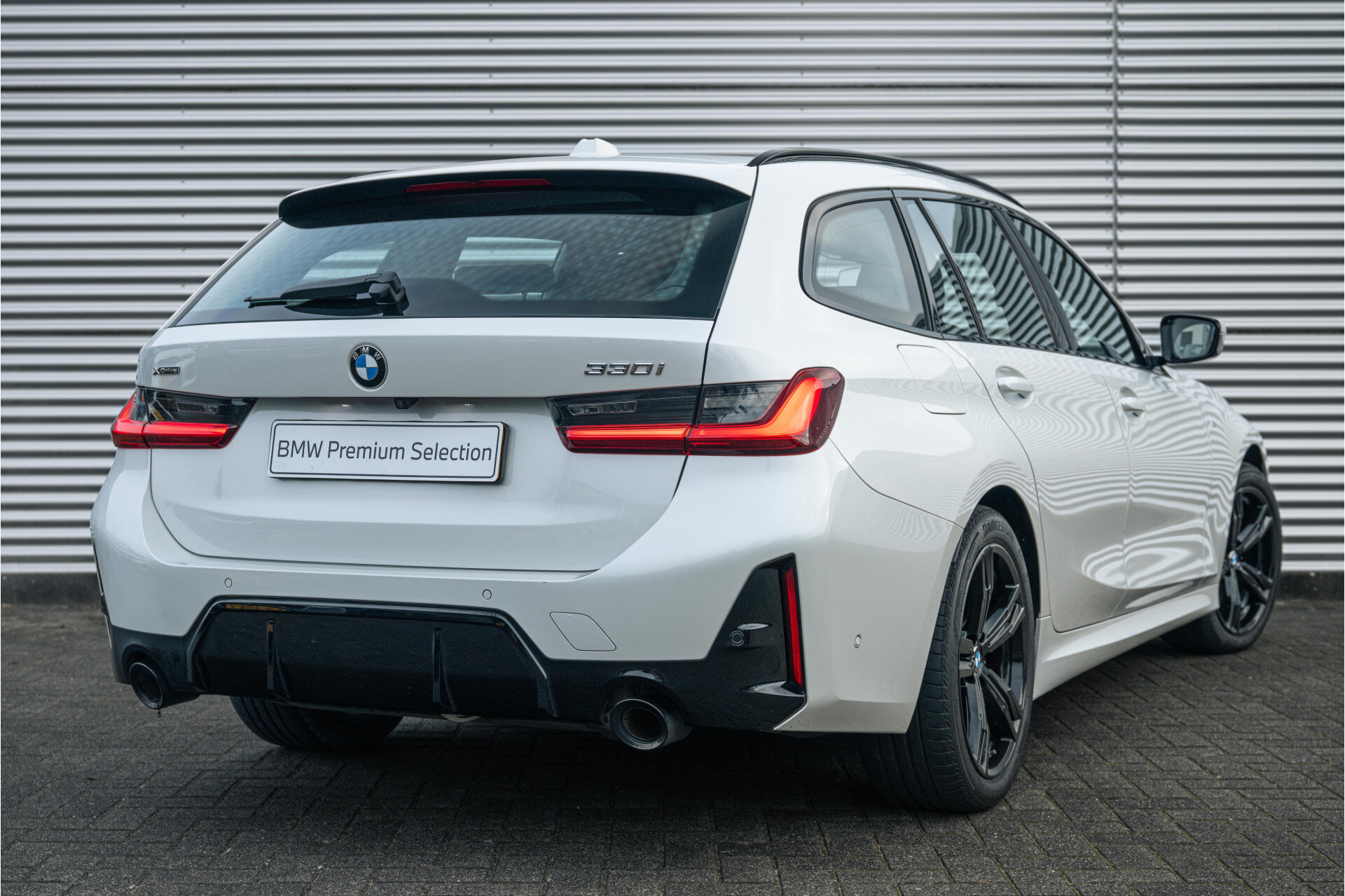 BMW 3 Serie Touring 330i xDrive High Executive M Sport Automaat - Afbeelding 2