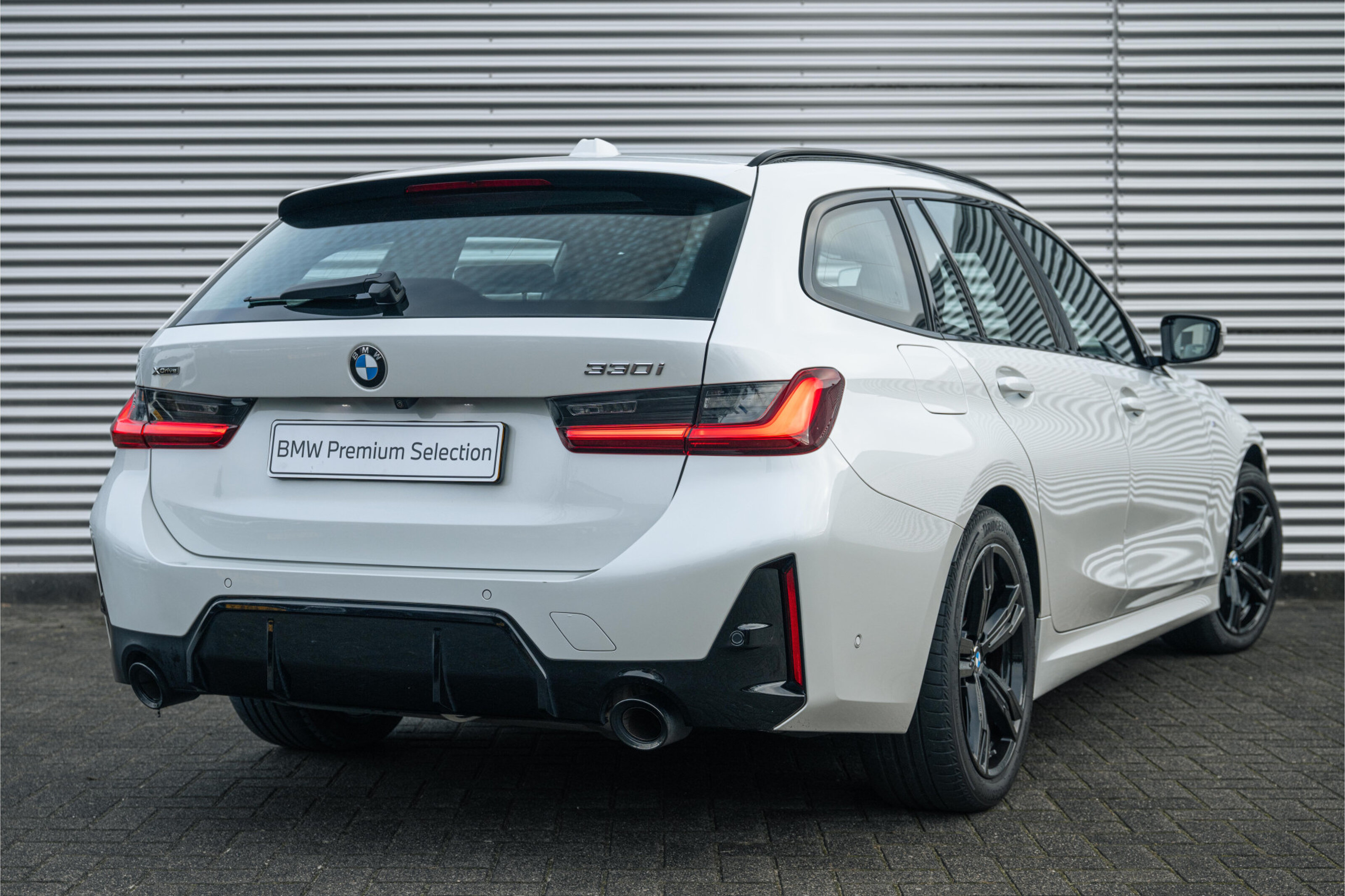 BMW 3 Serie Touring 330i xDrive High Executive M Sport Automaat
