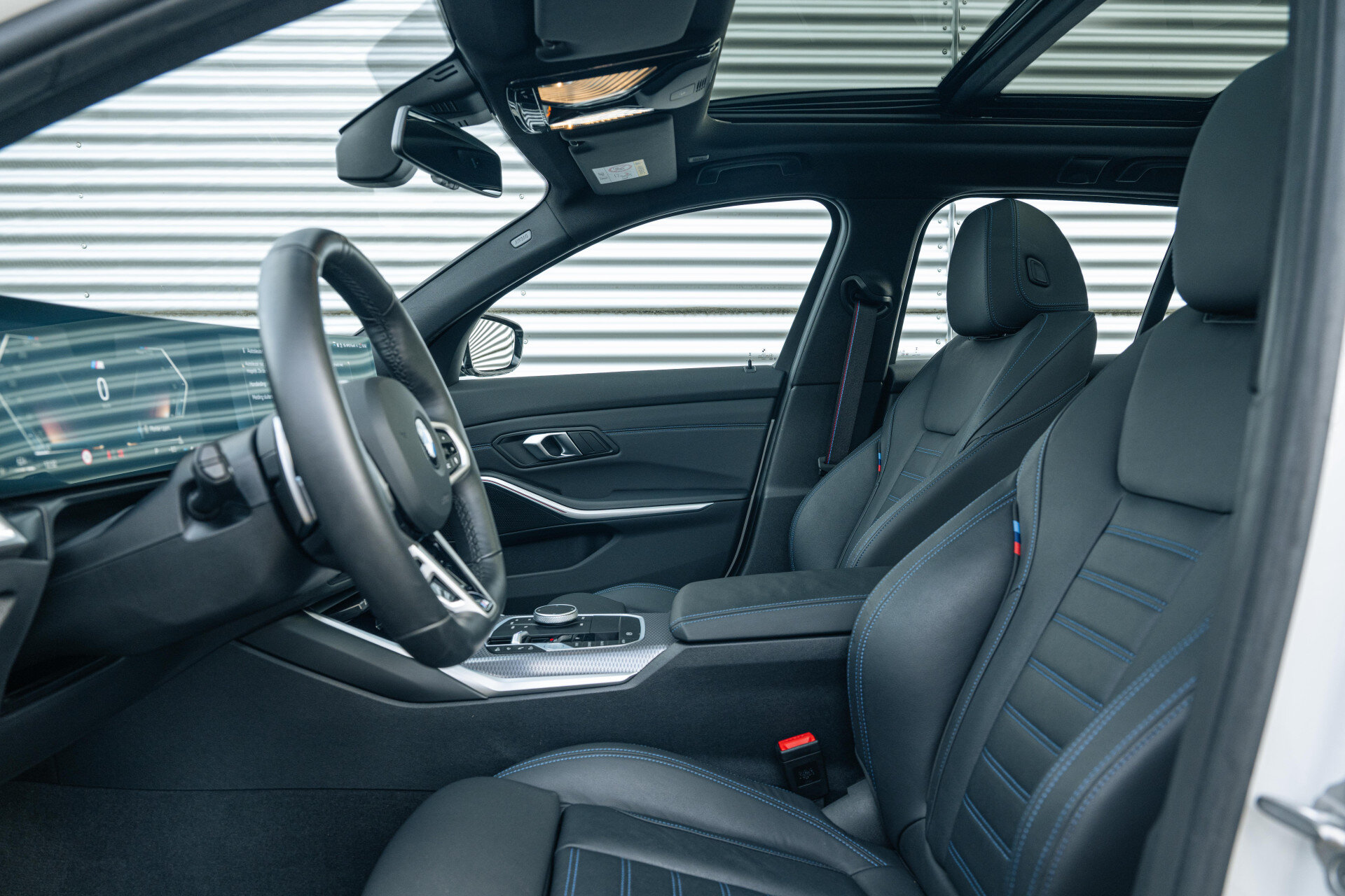 BMW 3 Serie Touring 330i xDrive High Executive M Sport Automaat - Afbeelding 4