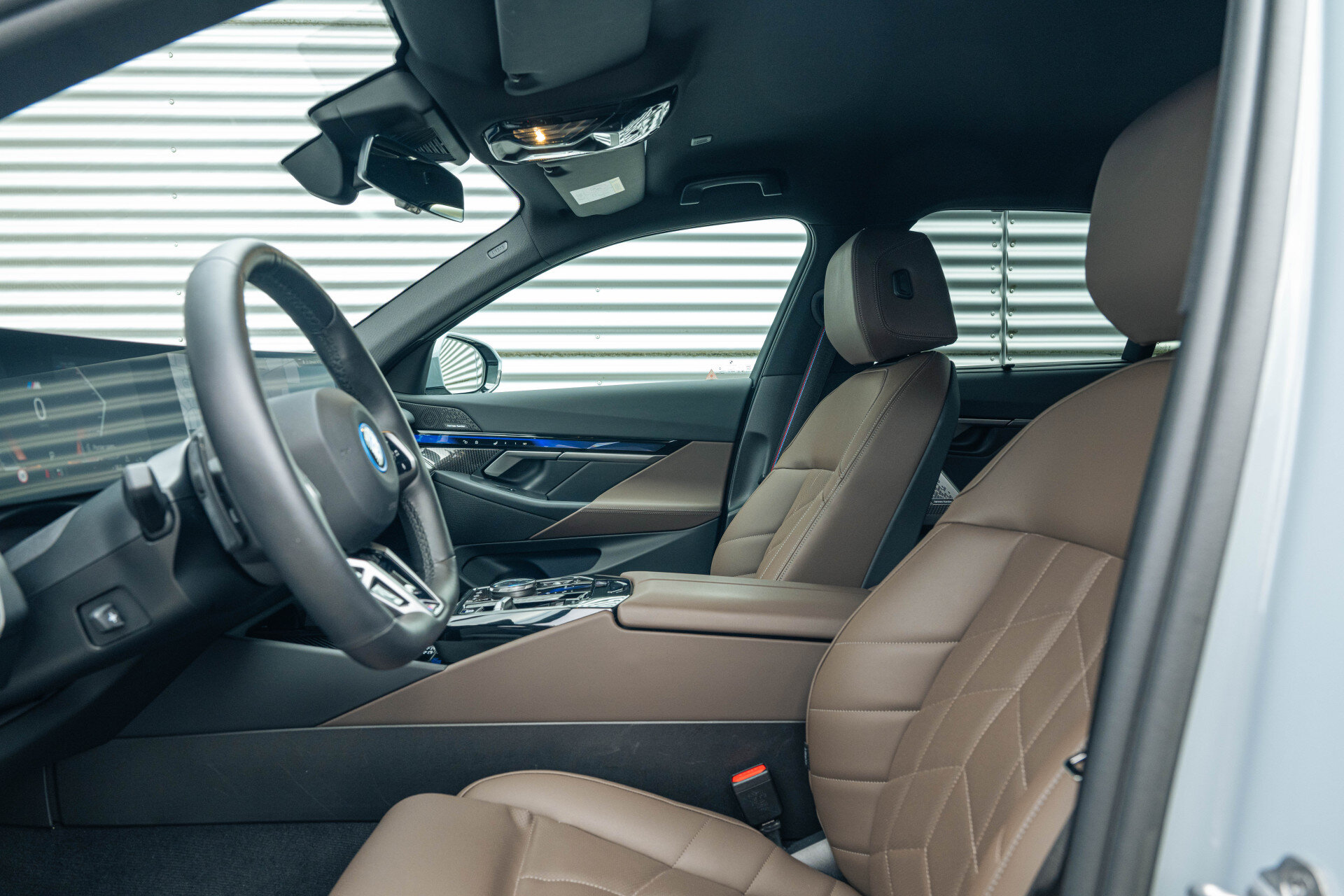 BMW 5 Serie 550e xDrive M Sport Automaat - Afbeelding 4