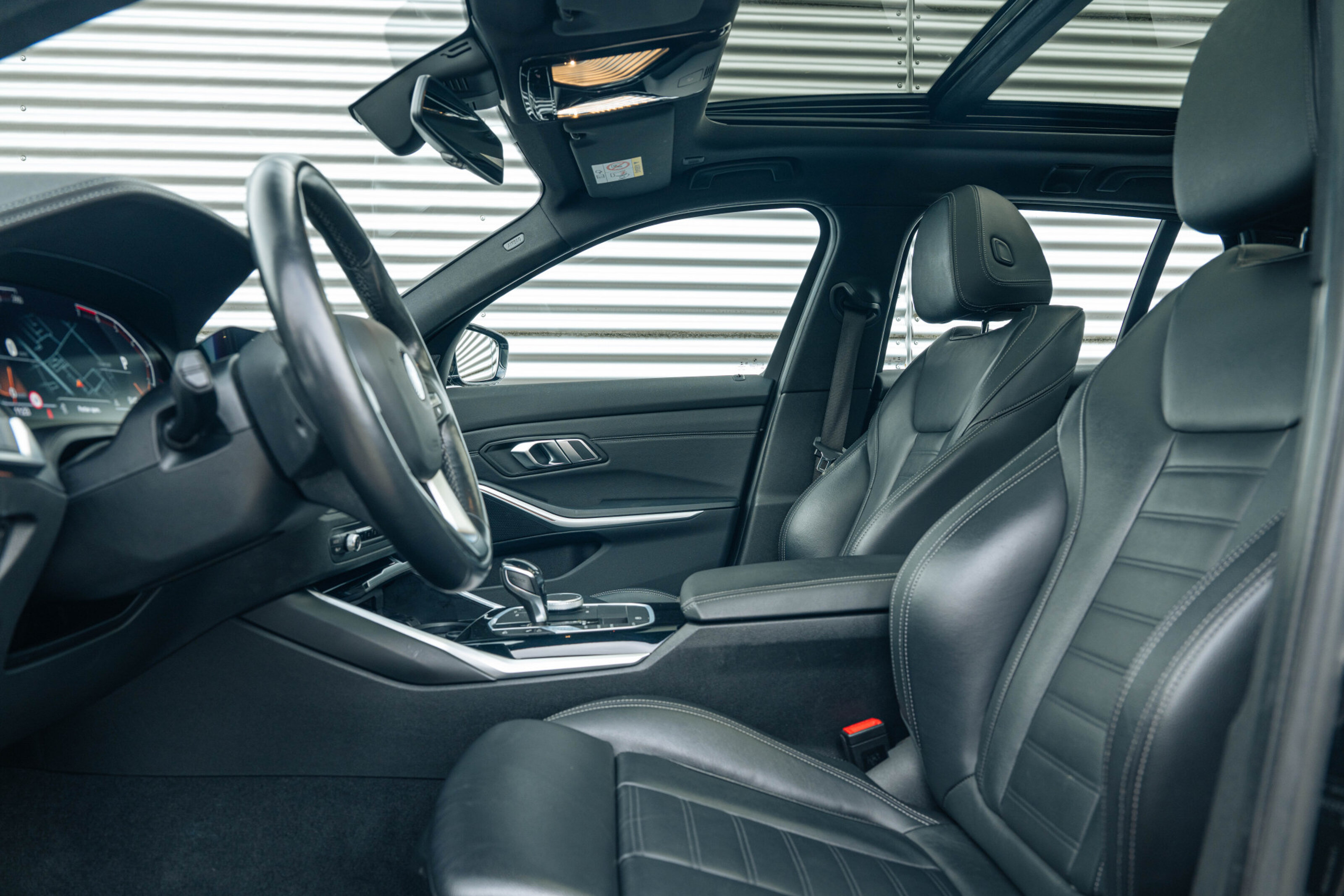 BMW 3 Serie Touring 330i High Executive Luxury Line Automaat