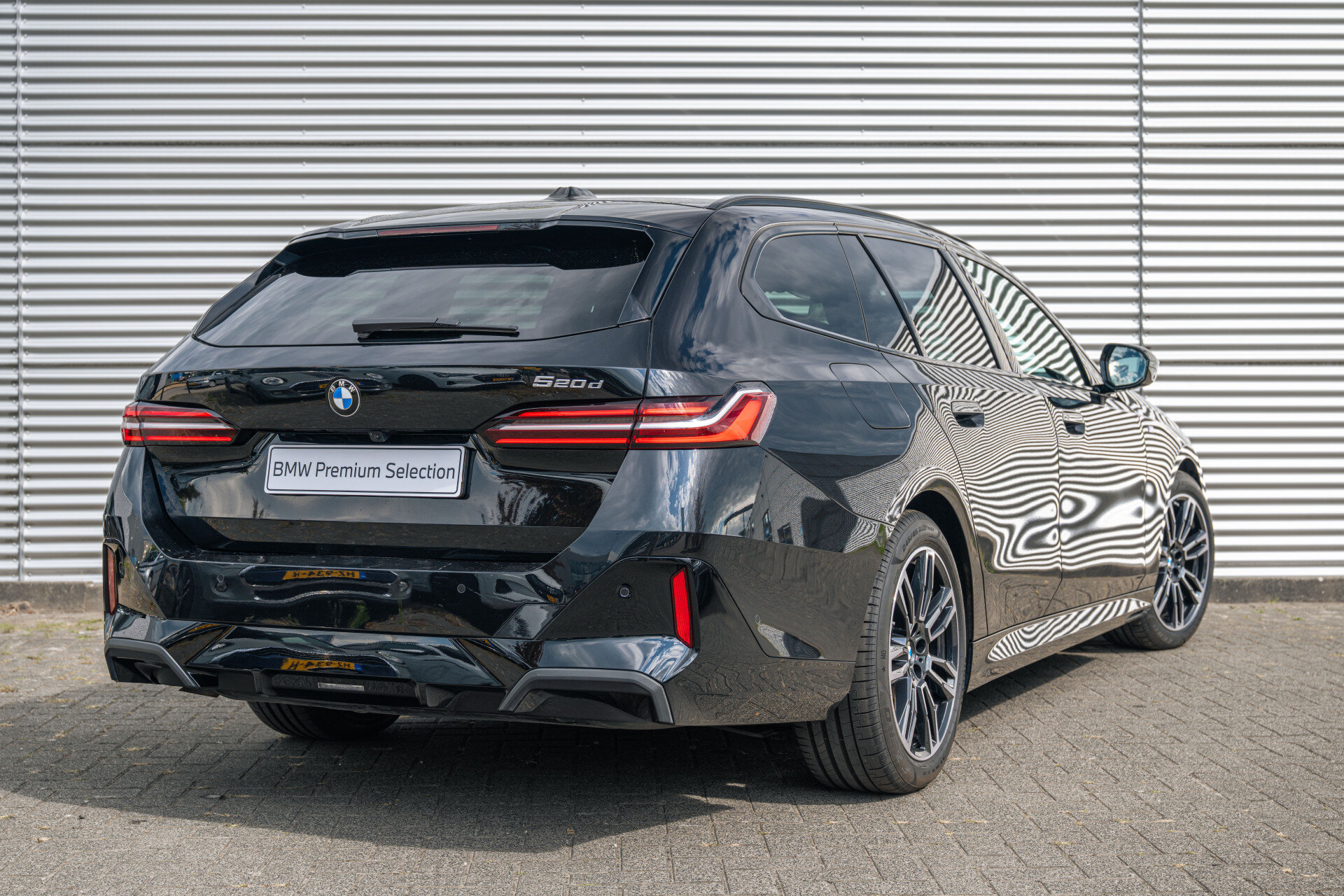 BMW 5 Serie Touring 520d M Sport Automaat - Afbeelding 2