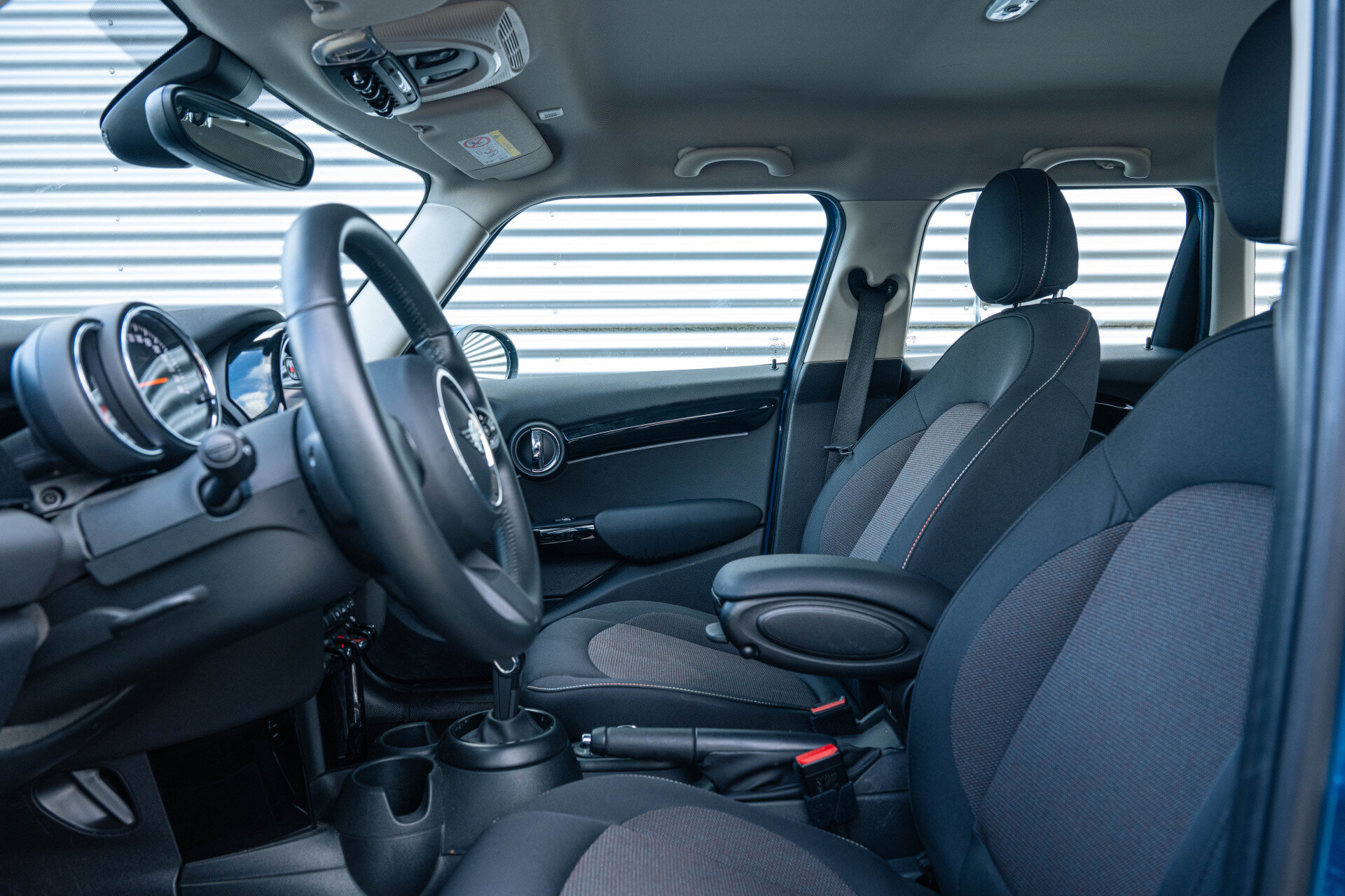 MINI Cooper Hatchback Automaat - Afbeelding 4