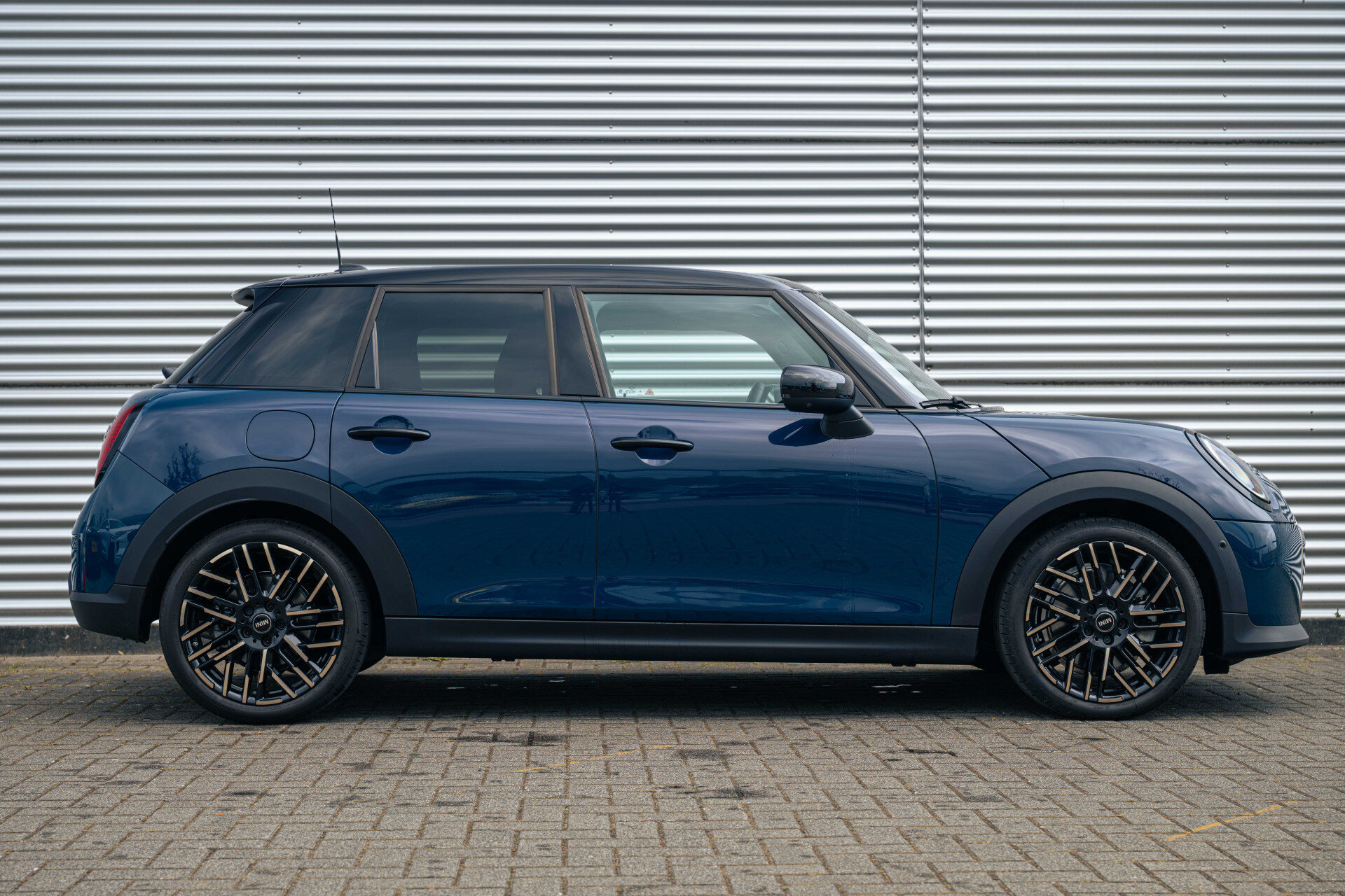 MINI 5-Deurs Hatchback Cooper C Automaat - Afbeelding 3
