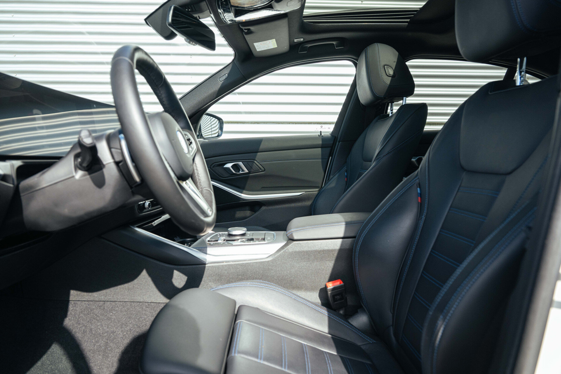 BMW 3 Serie 330e M Sport Automaat - Afbeelding 4