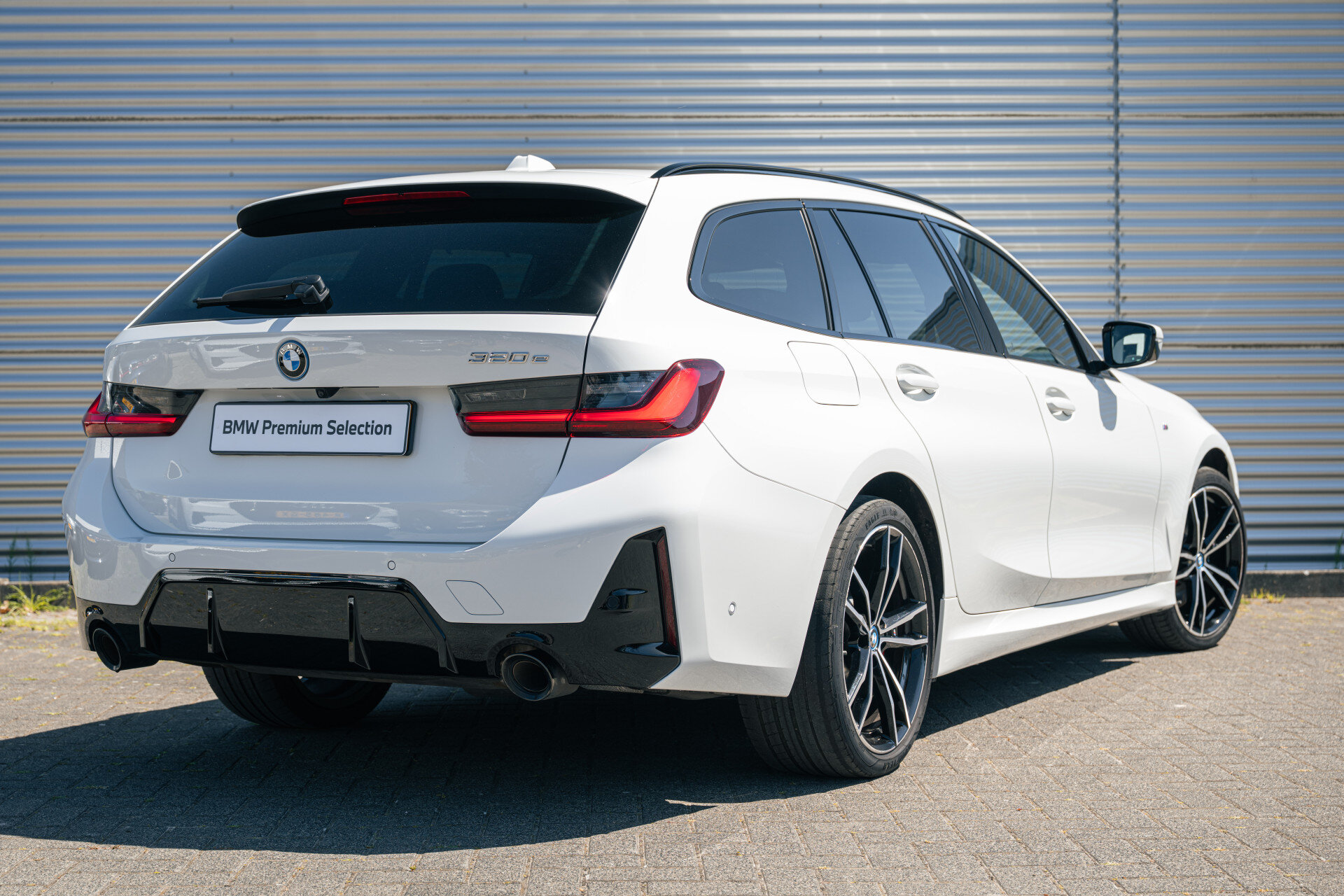 BMW 3 Serie Touring 320e High Executive M Sport Automaat - Afbeelding 2