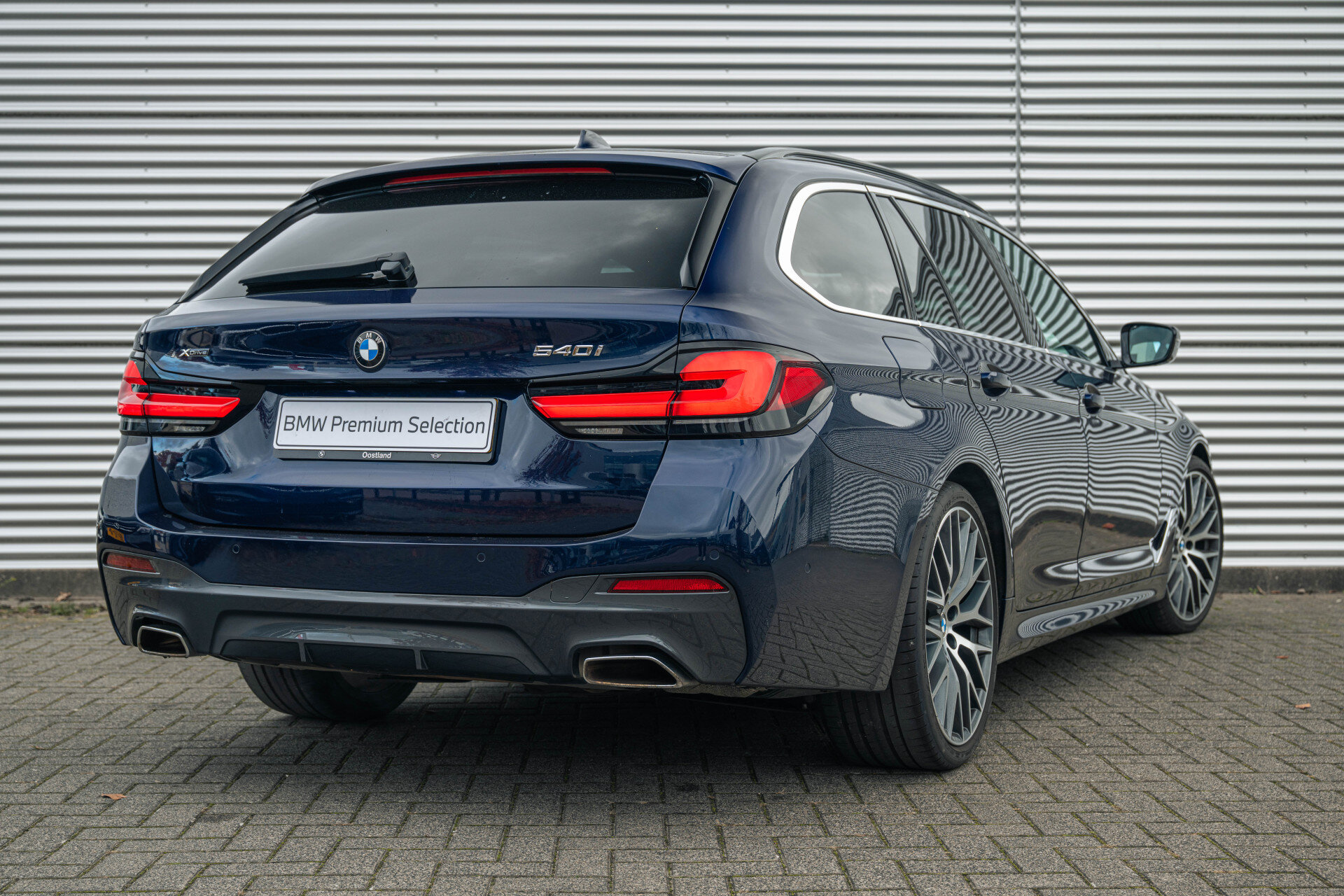 BMW 5 Serie Touring 540i xDrive High Executive M Sport Automaat - Afbeelding 2