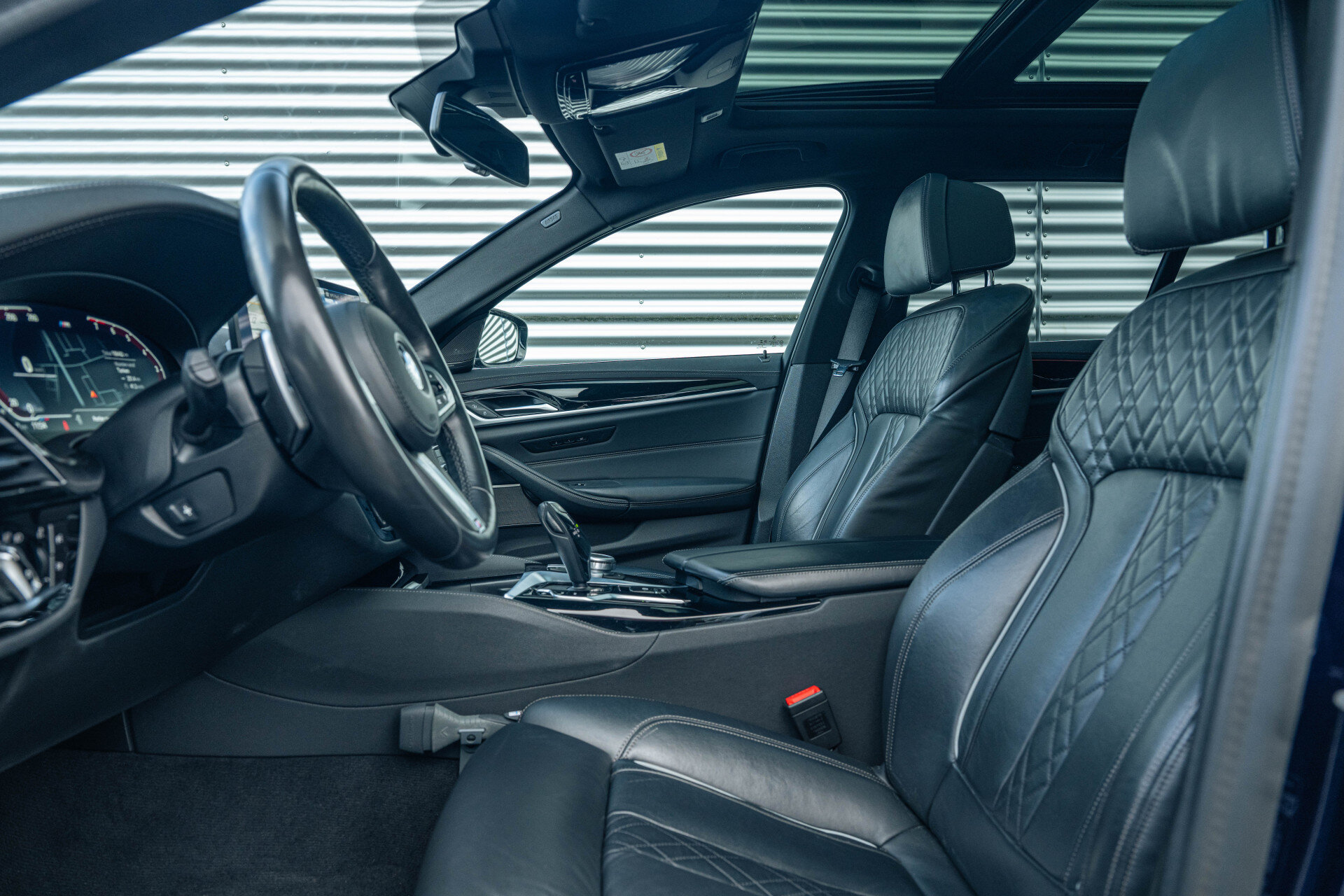 BMW 5 Serie Touring 540i xDrive High Executive M Sport Automaat - Afbeelding 4