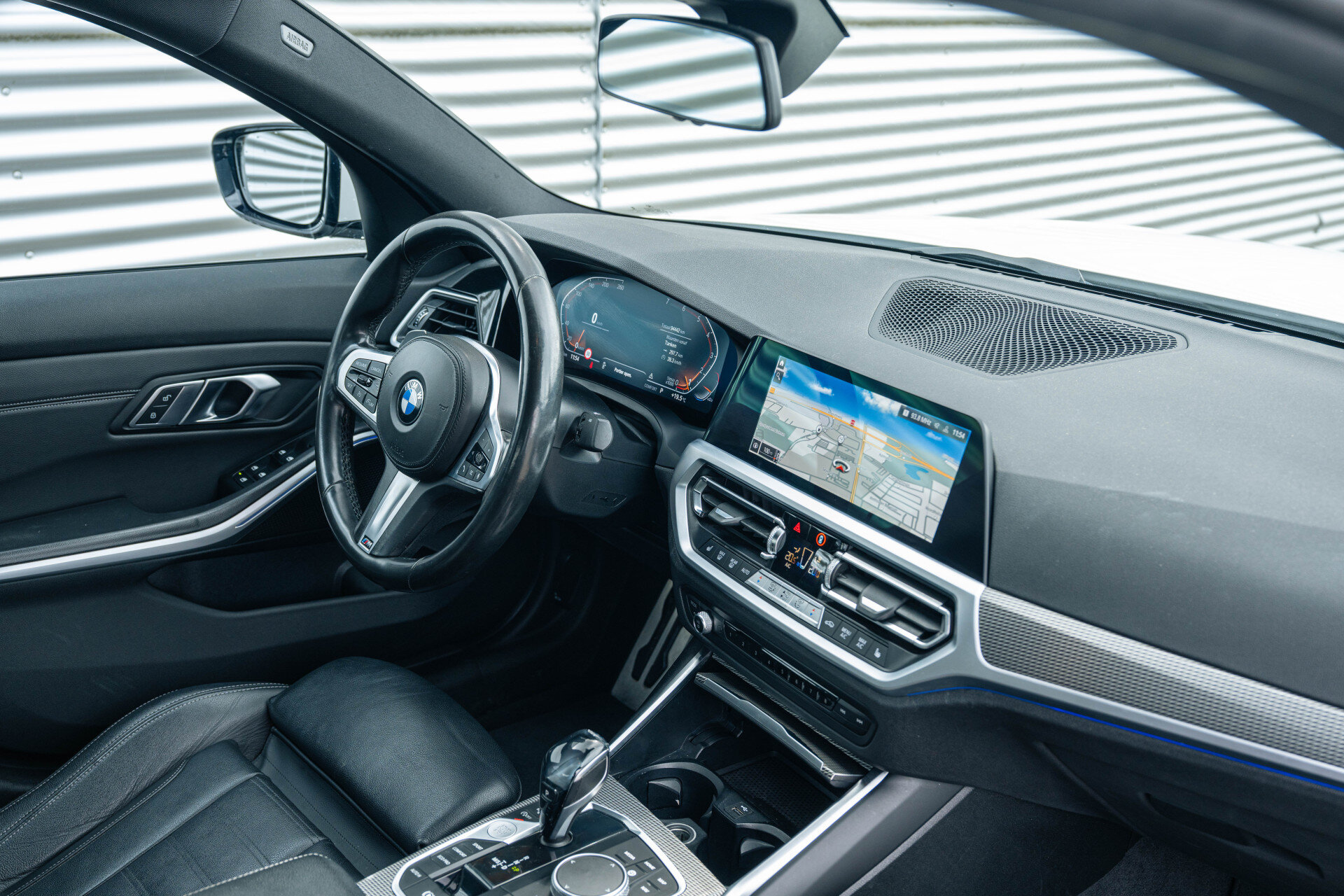 BMW 3 Serie 320i High Executive M Sport Automaat - Afbeelding 4