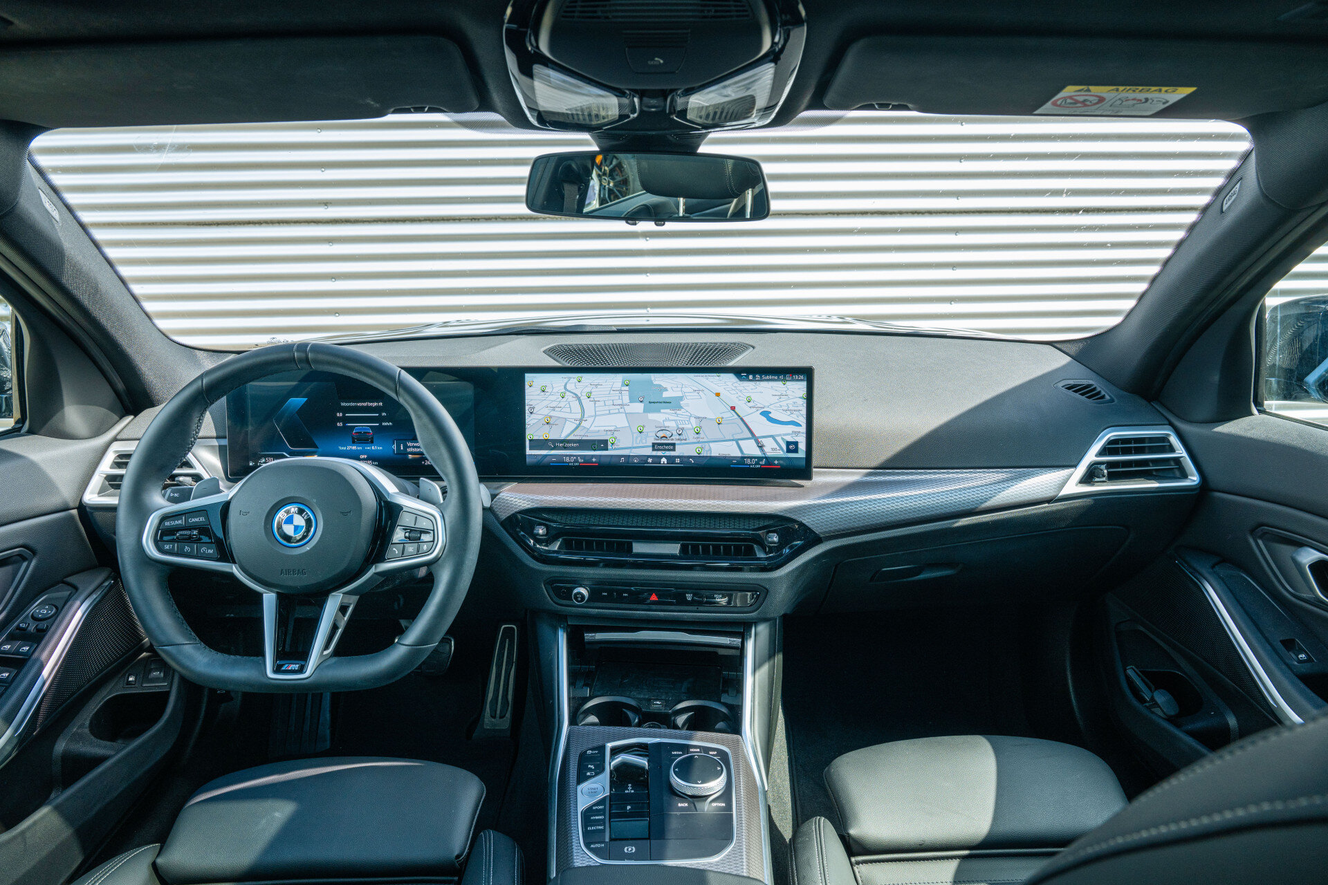 BMW 3 Serie 330e M Sport Automaat - Afbeelding 5