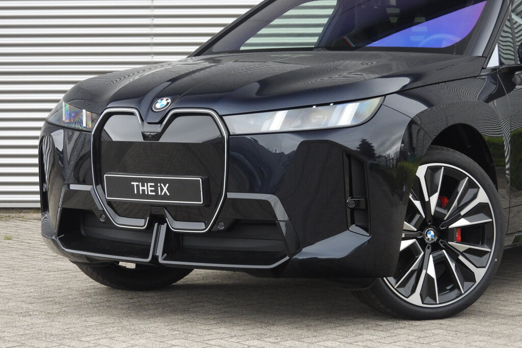 BMW iX 6