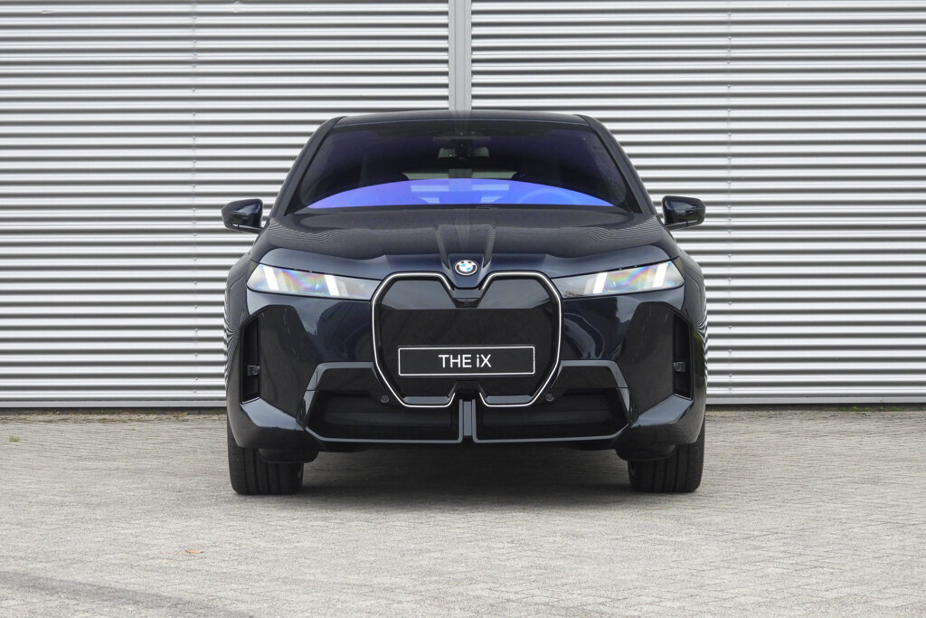 BMW iX 10