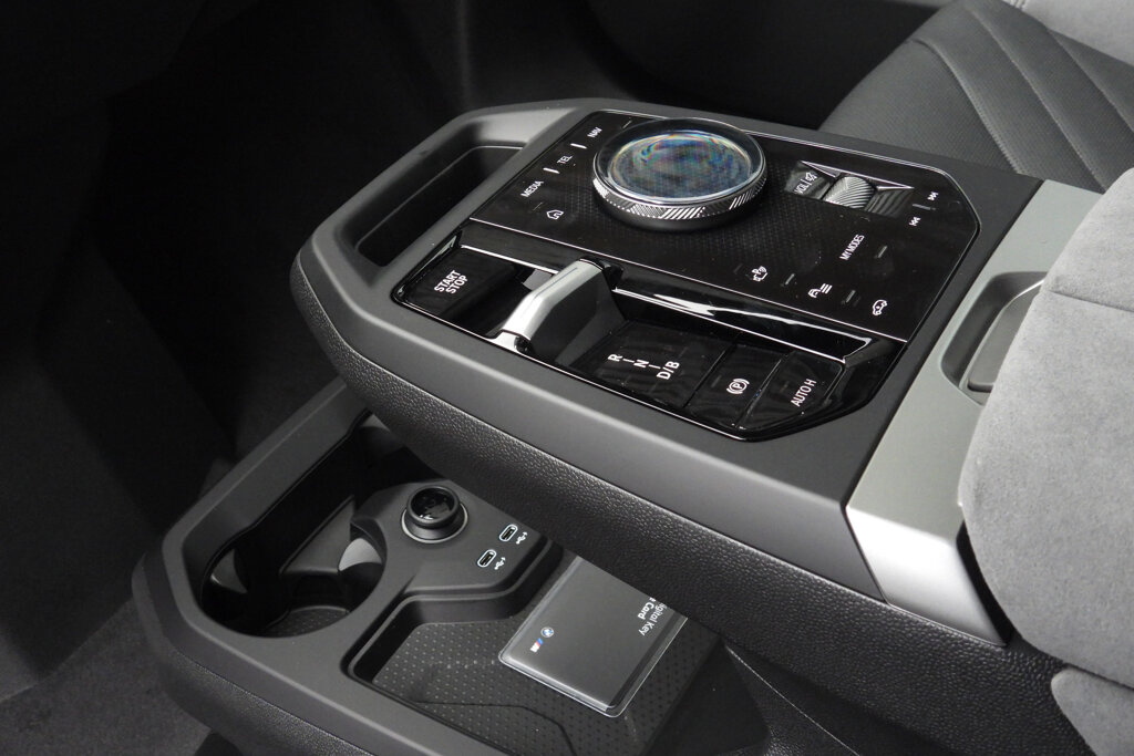 BMW iX 14