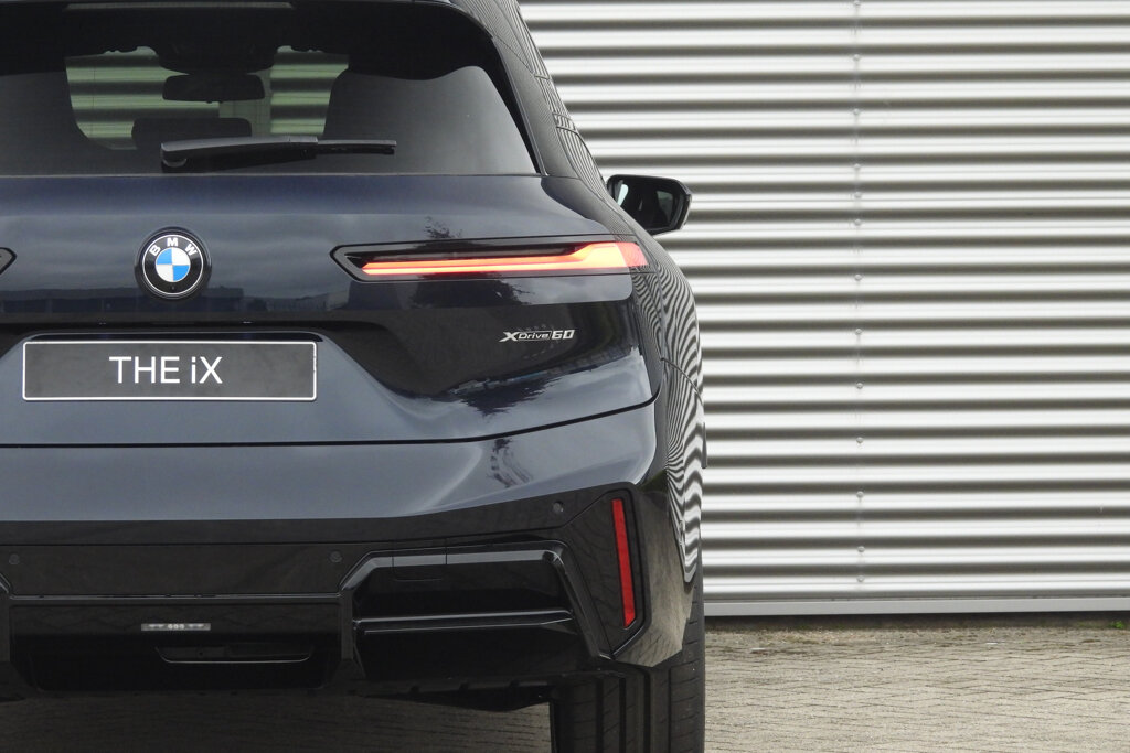 BMW iX 34