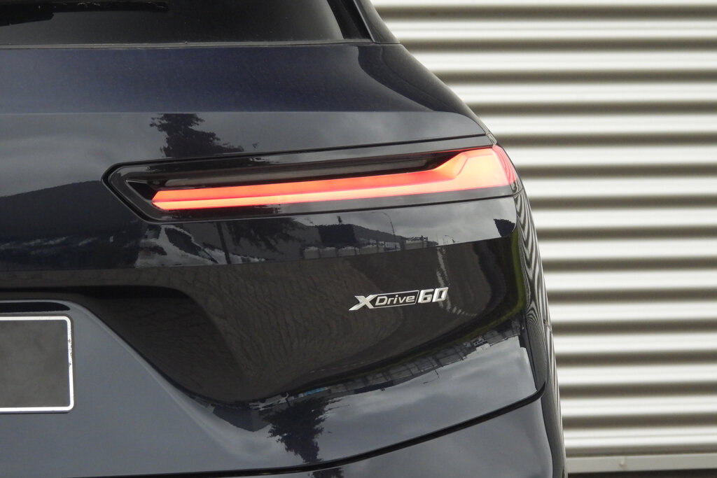 BMW iX 35