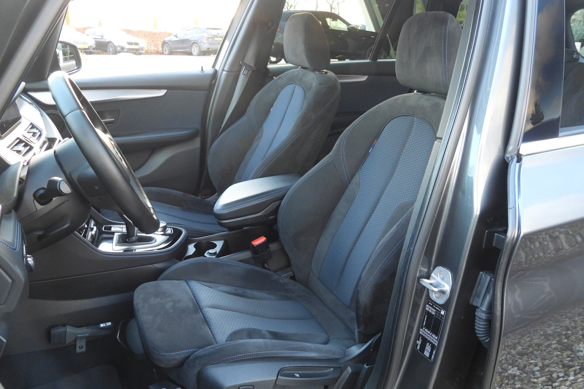 BMW 2 Serie Gran Tourer 218i Executive M Sport Automaat - Afbeelding 3