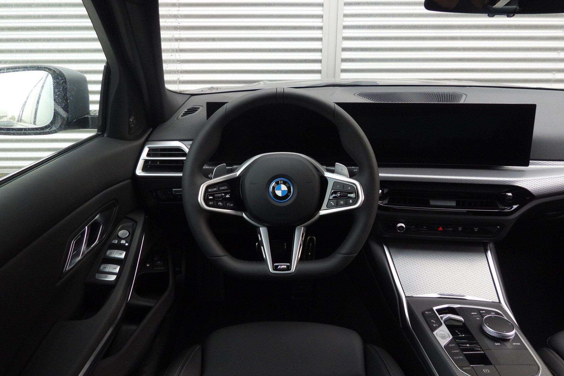 BMW 3 Serie 330e M Sport Automaat - Afbeelding 2