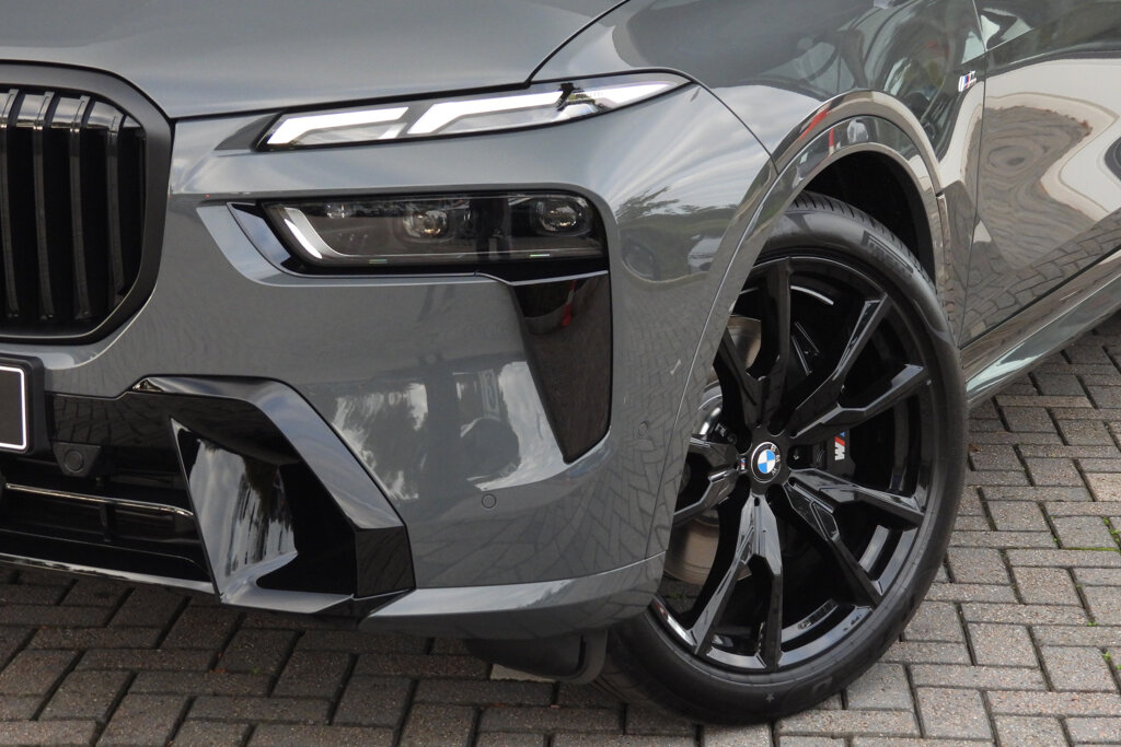 BMW X7 8