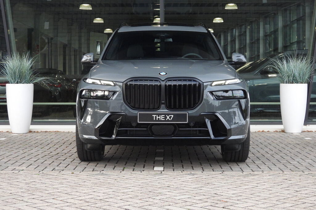 BMW X7 12