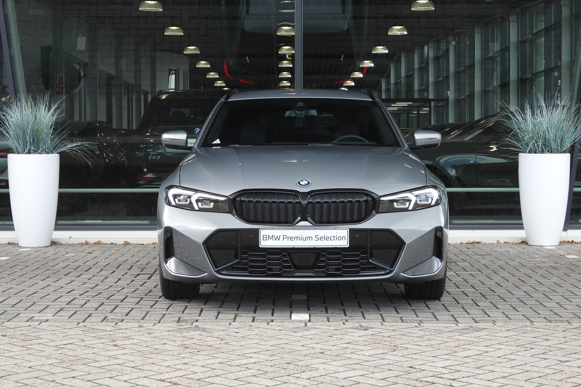 BMW 3 Serie Touring 330e High Executive M Sport Automaat - Afbeelding 3