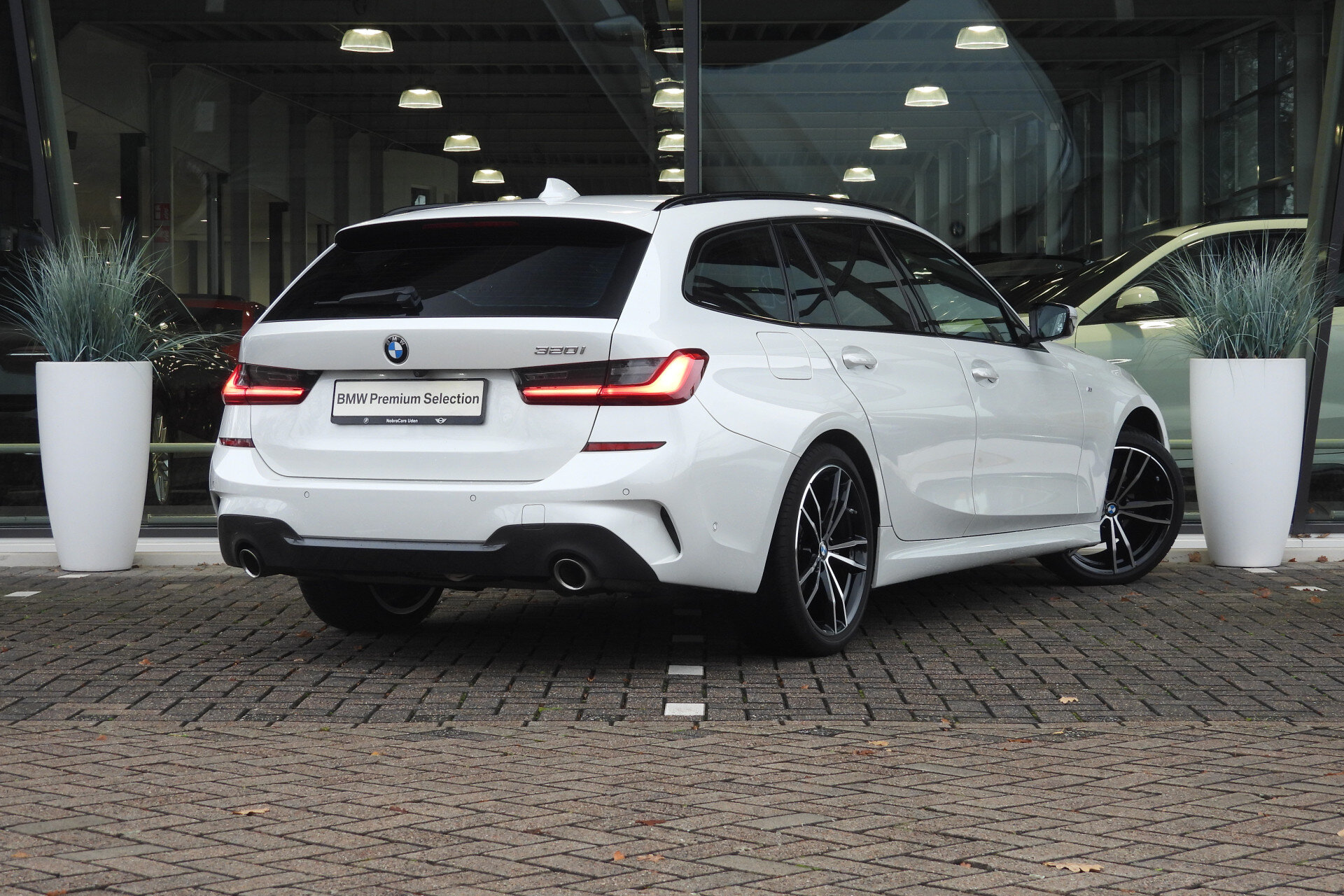 BMW 3 Serie Touring 320i High Executive M Sport Automaat - Afbeelding 4