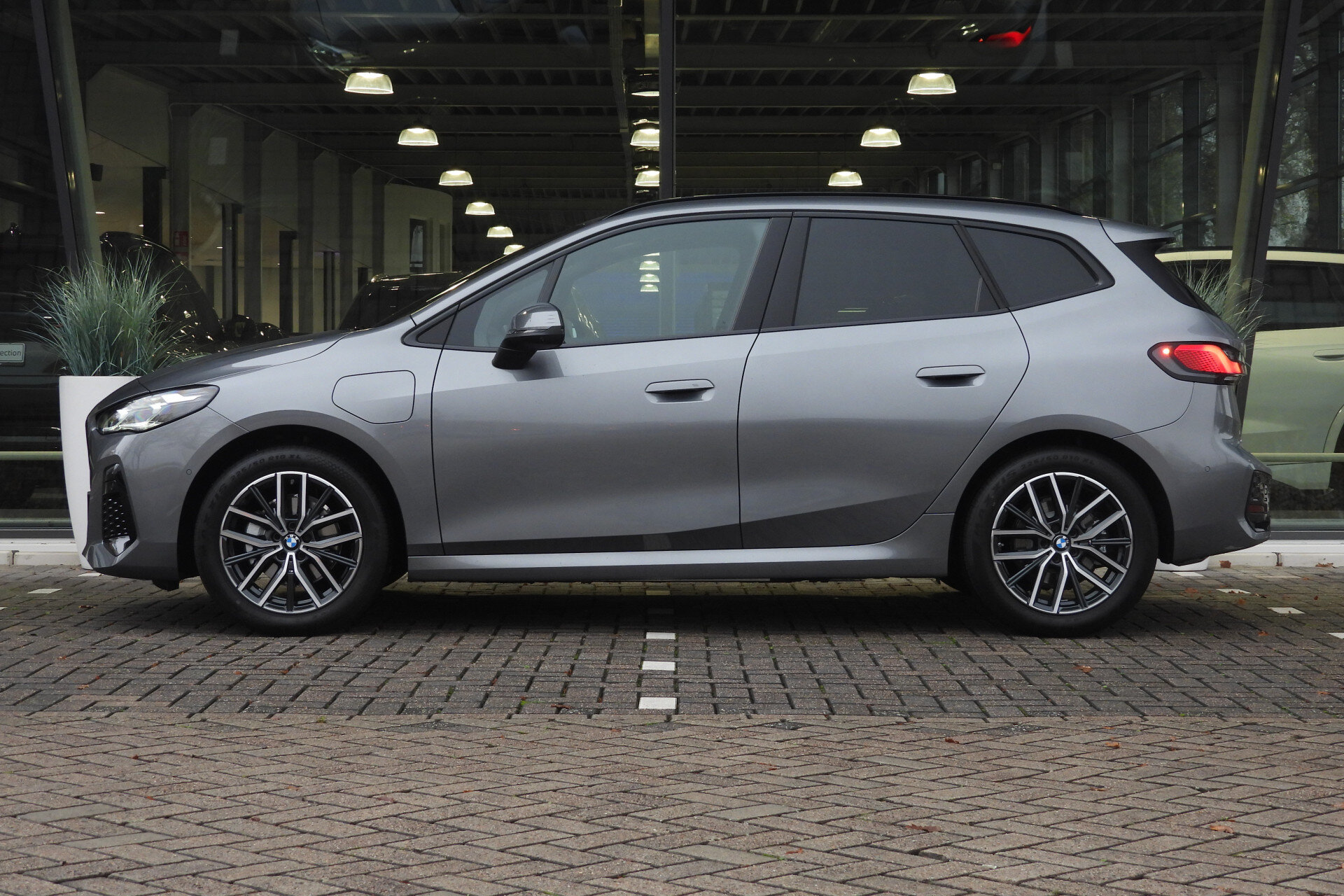 BMW 2 Serie Active Tourer 225e xDrive High Executive M Sport Automaat - Afbeelding 5