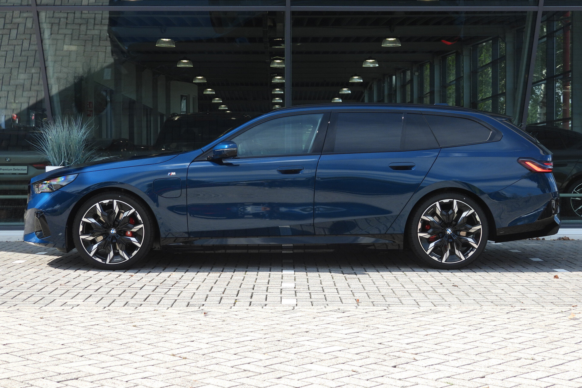 BMW 5 Serie Touring 530e M Sport Automaat - Afbeelding 5