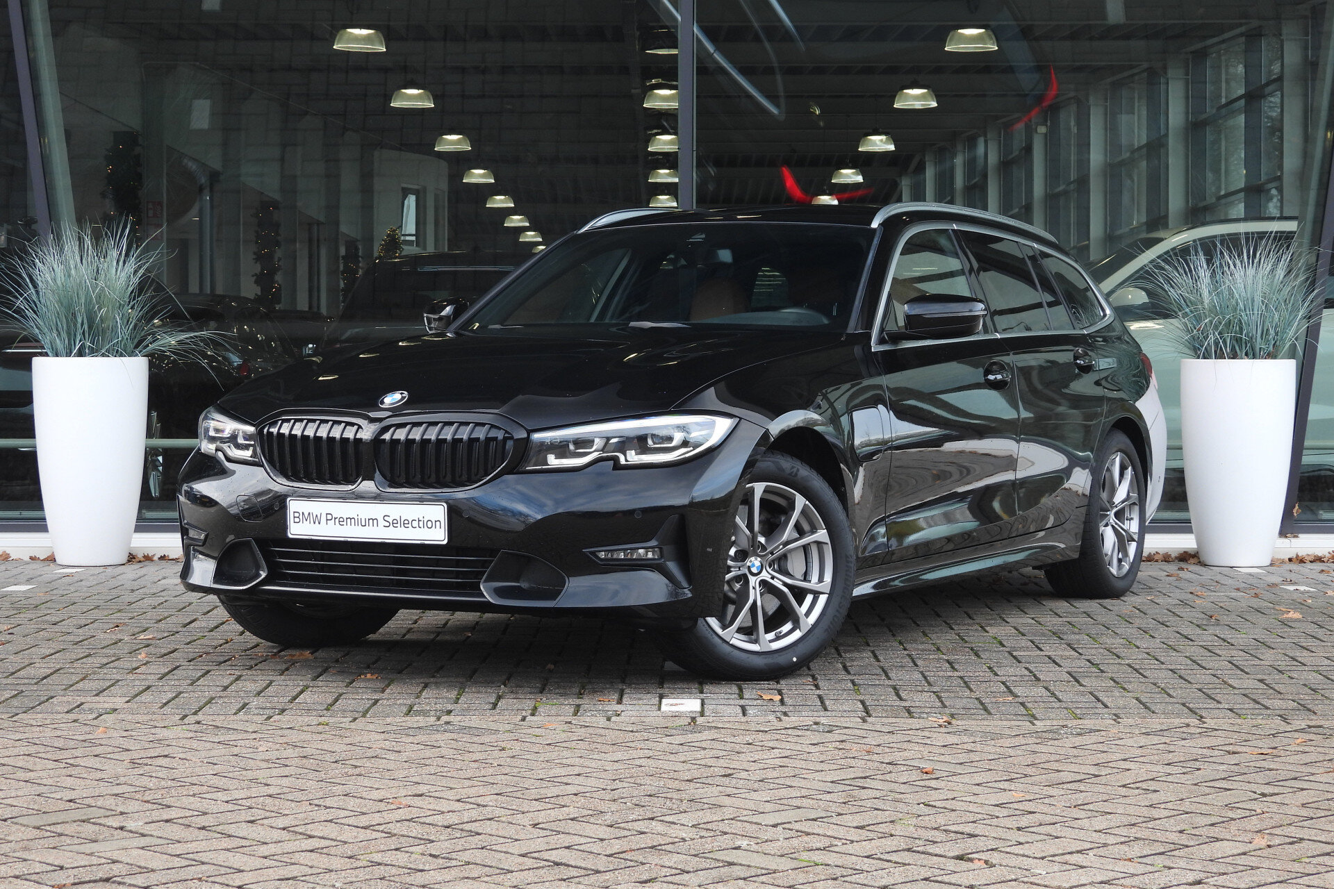 BMW 3 Serie Touring 330e eDrive High Executive Sport Line Automaat